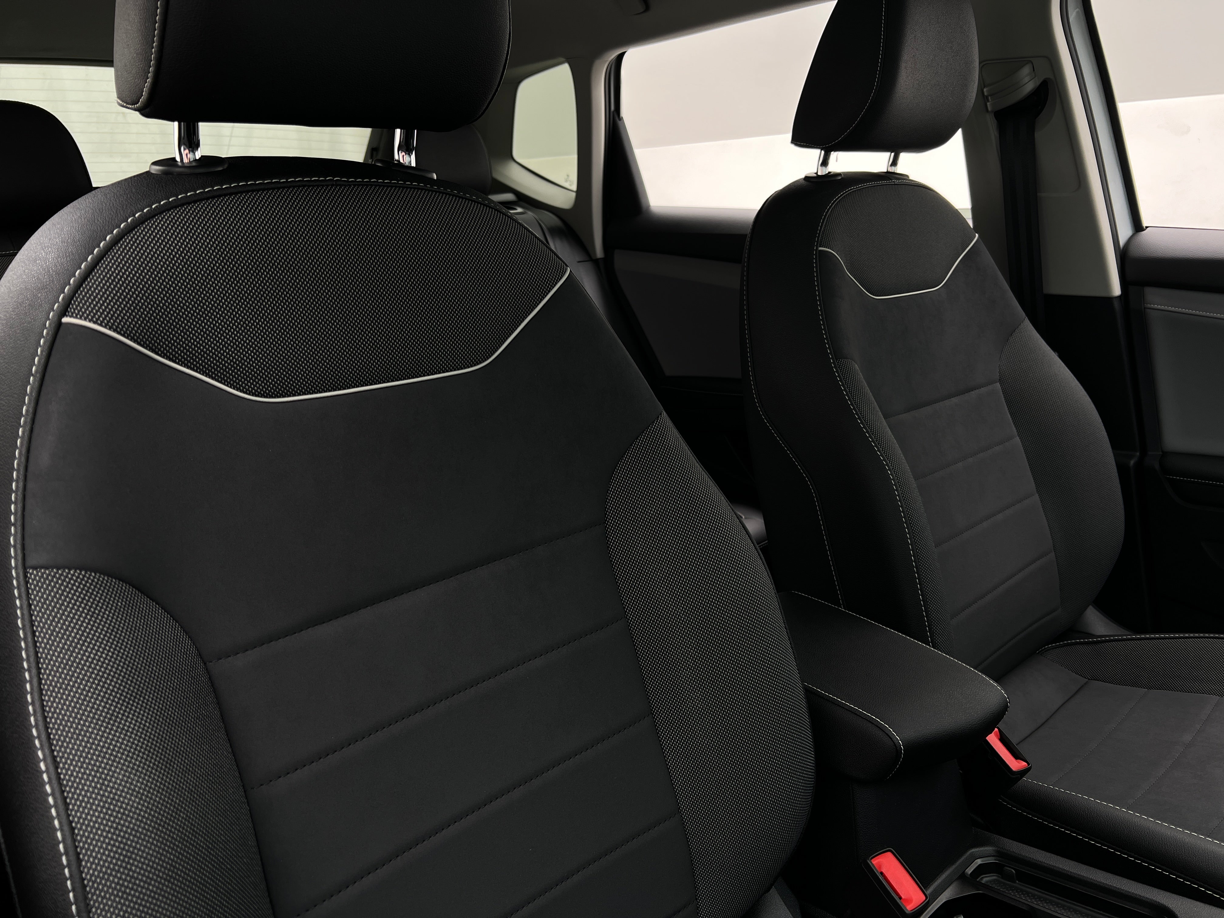 2024 Volkswagen Taos SE 2