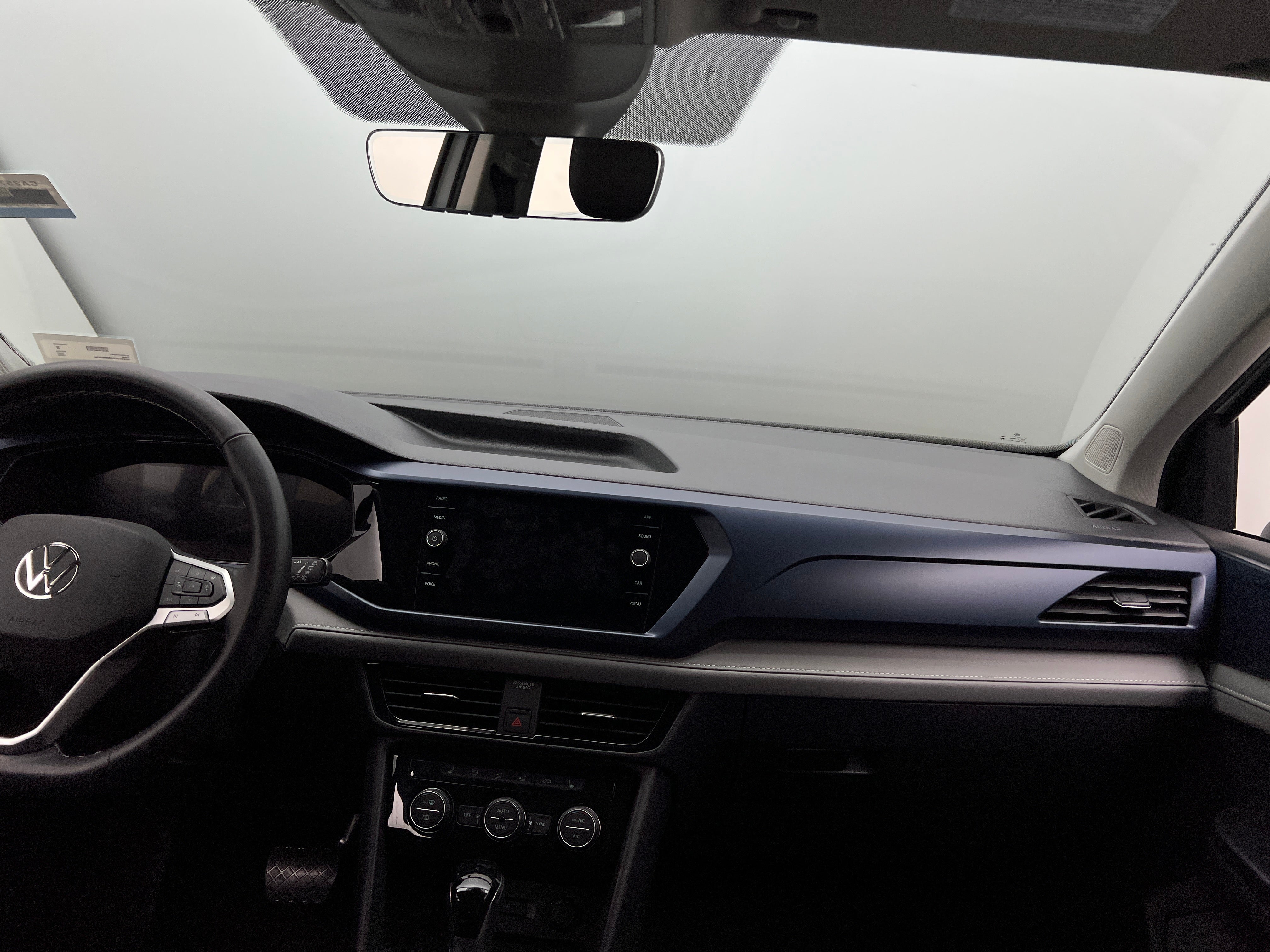 2024 Volkswagen Taos SE 3