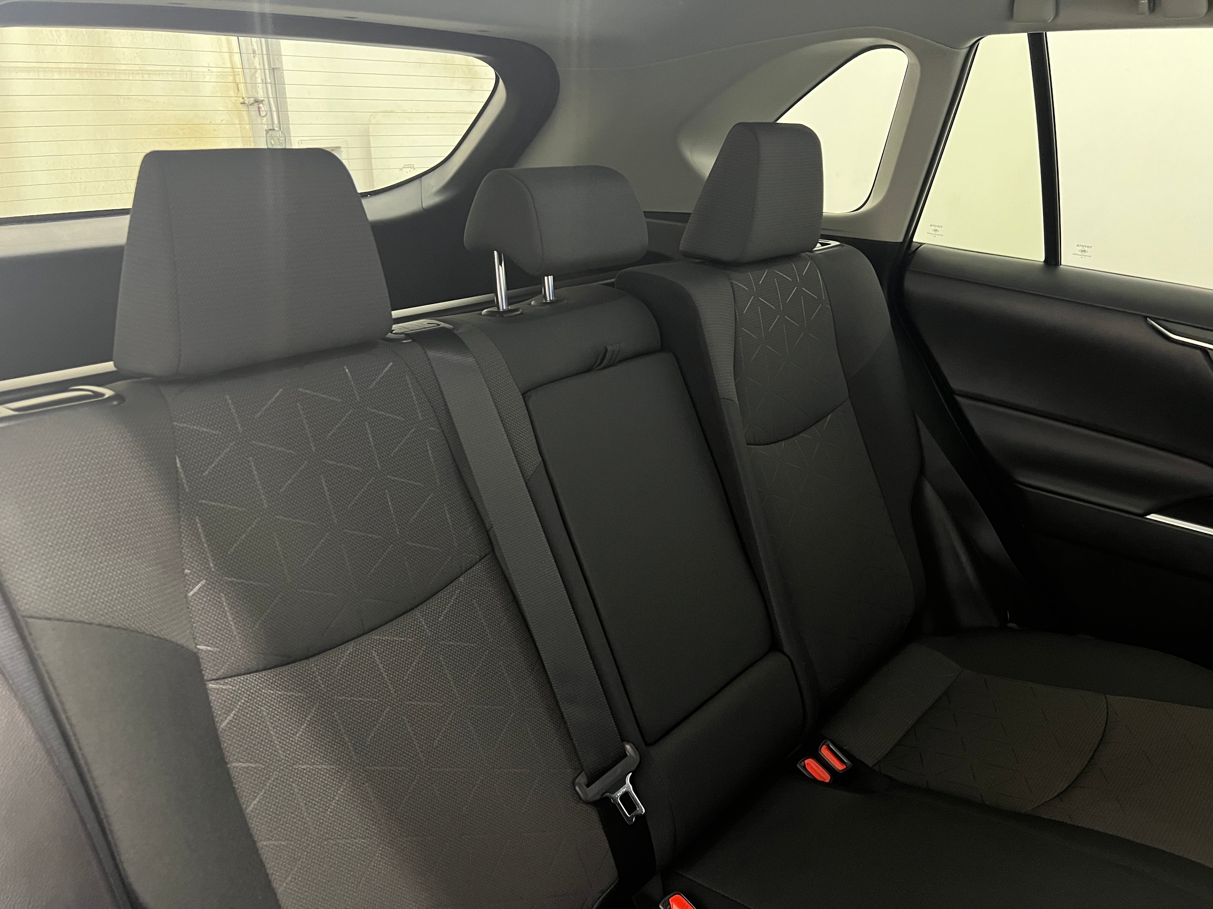 2024 Toyota RAV4 XLE 6