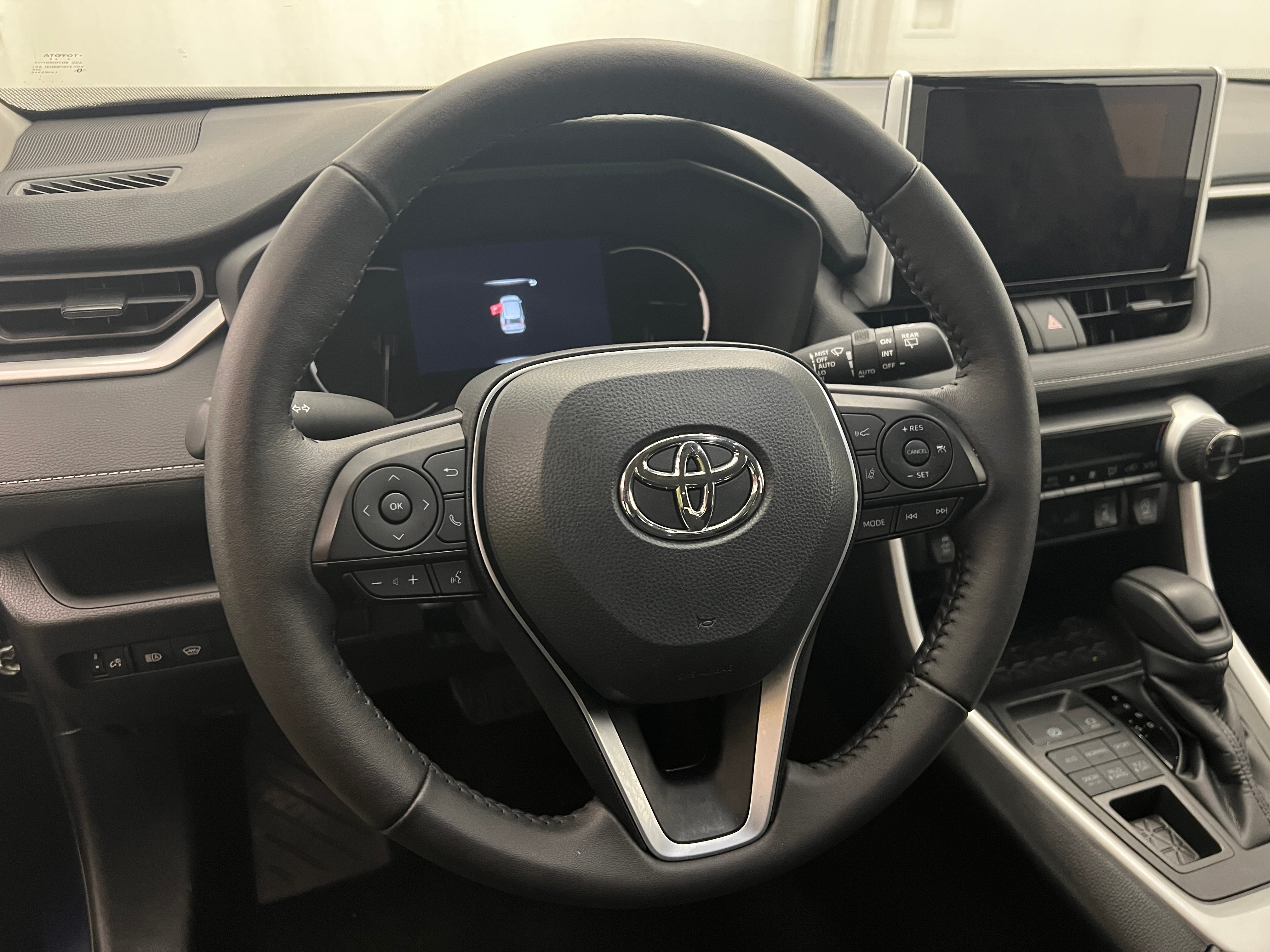 2024 Toyota RAV4 XLE 5