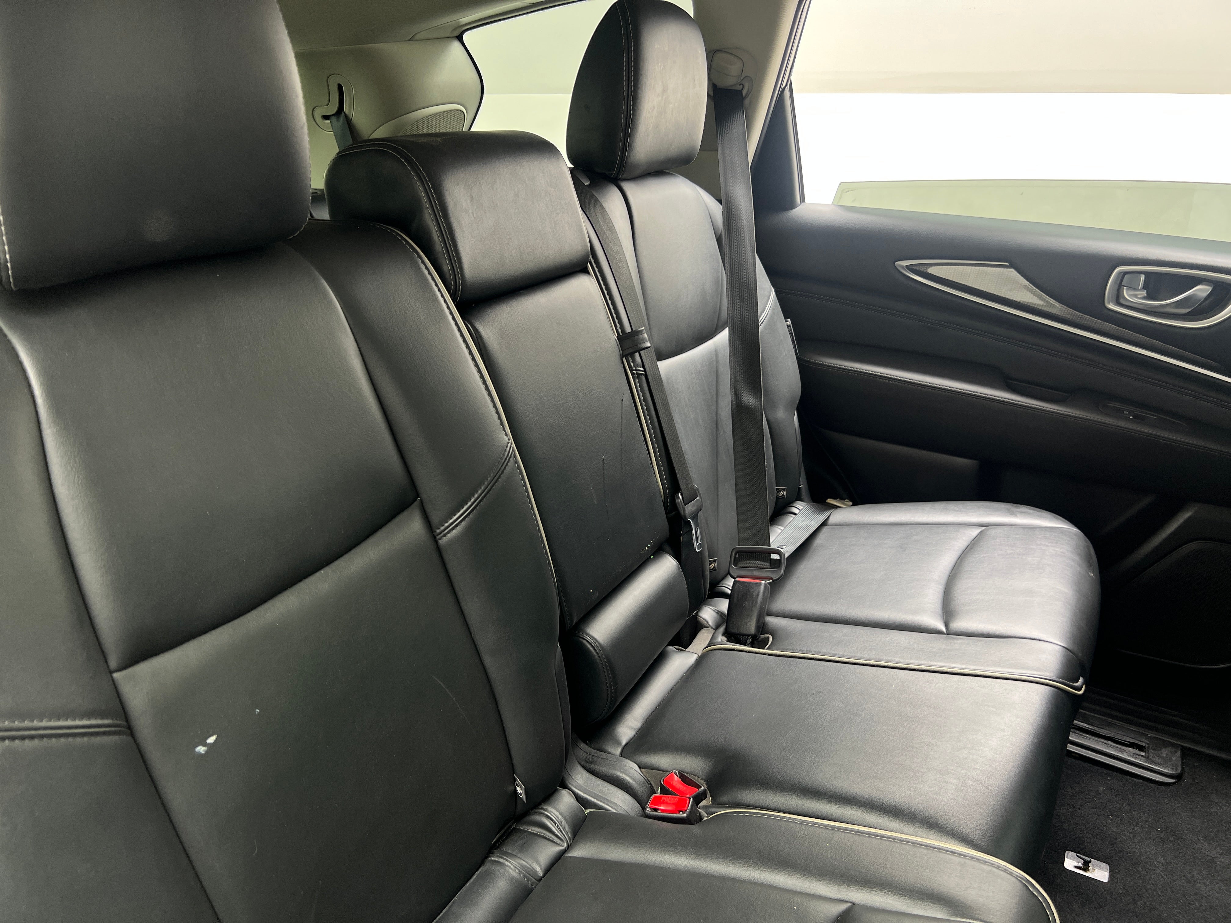 2019 INFINITI QX60 Luxe 5