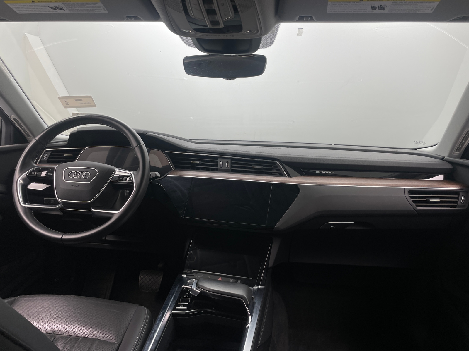 Thumbnail: 2020 Audi e-tron S - 2