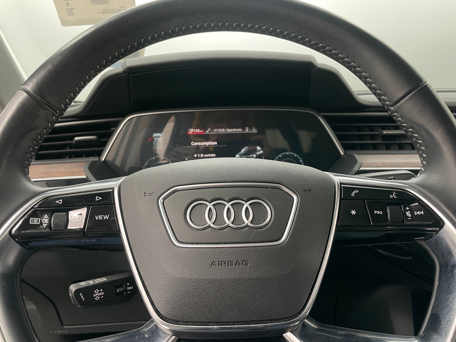 Thumbnail: 2020 Audi e-tron S - 4