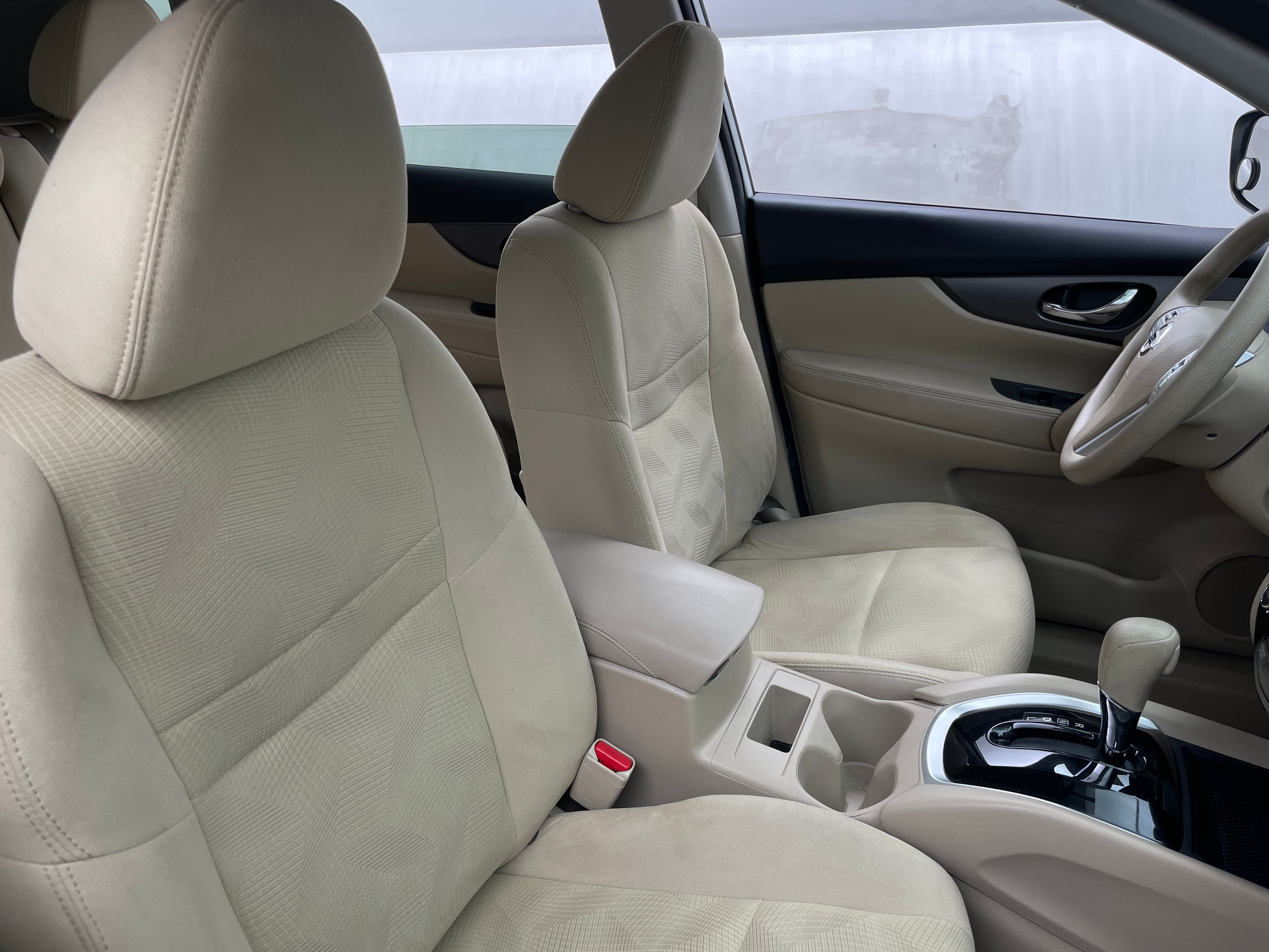2015 Nissan Rogue SV 2