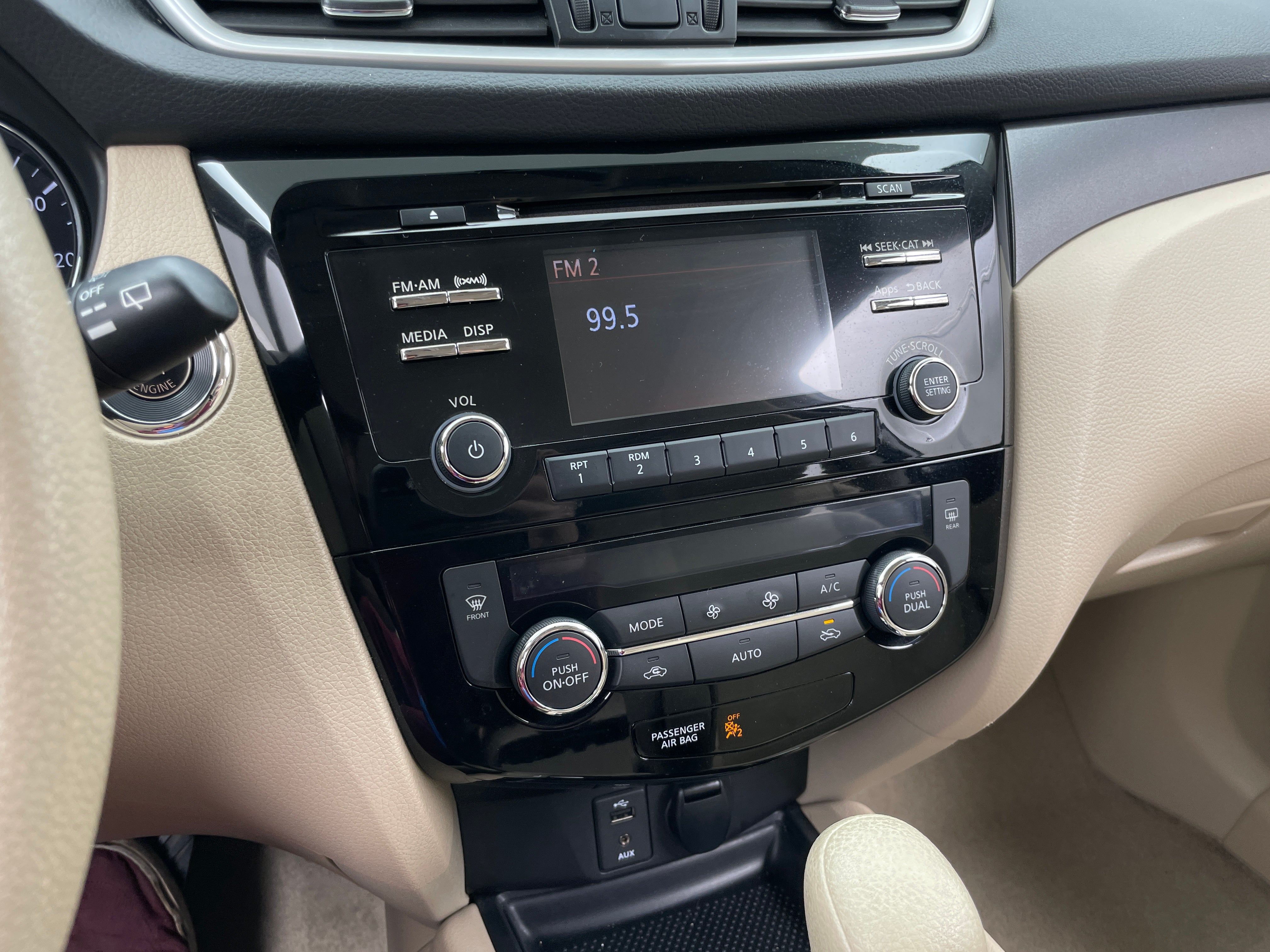 2015 Nissan Rogue SV 4