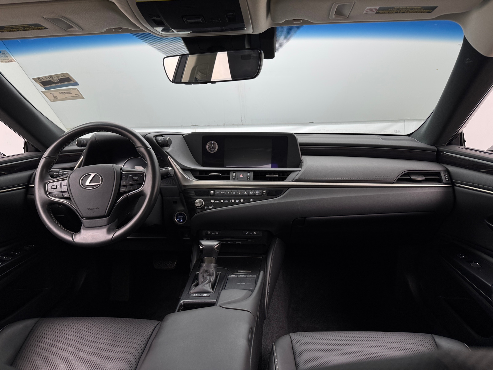 Thumbnail: 2021 Lexus ES - 3