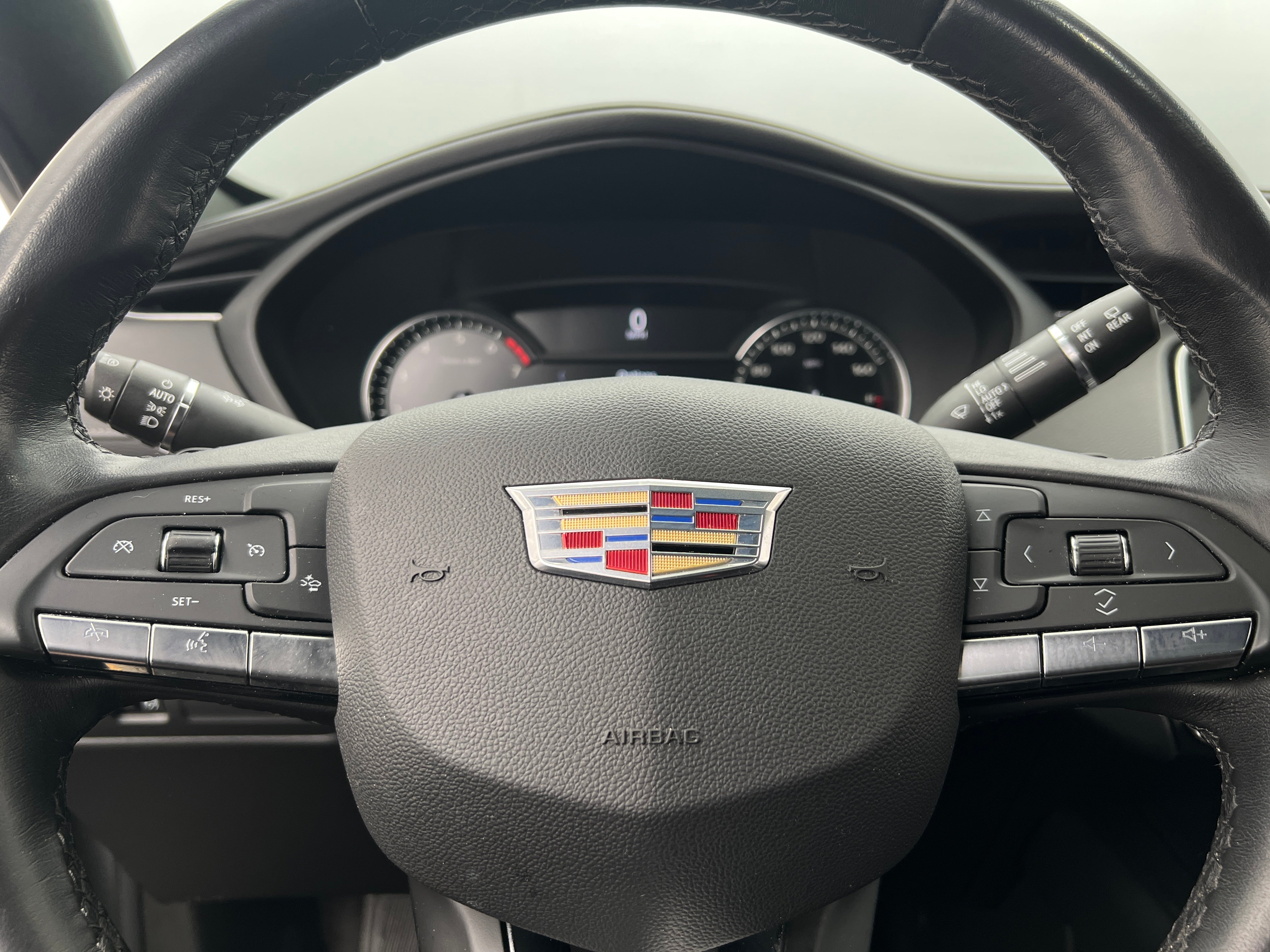 2023 Cadillac XT4 Premium Luxury 4