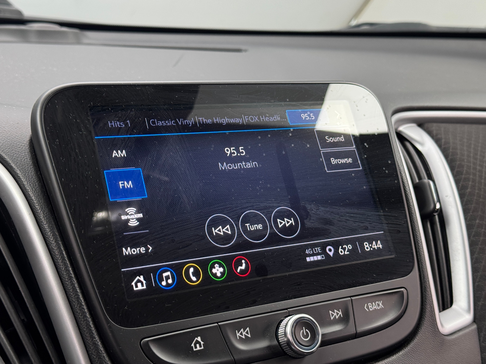 Thumbnail: 2023 Chevrolet Malibu - 4