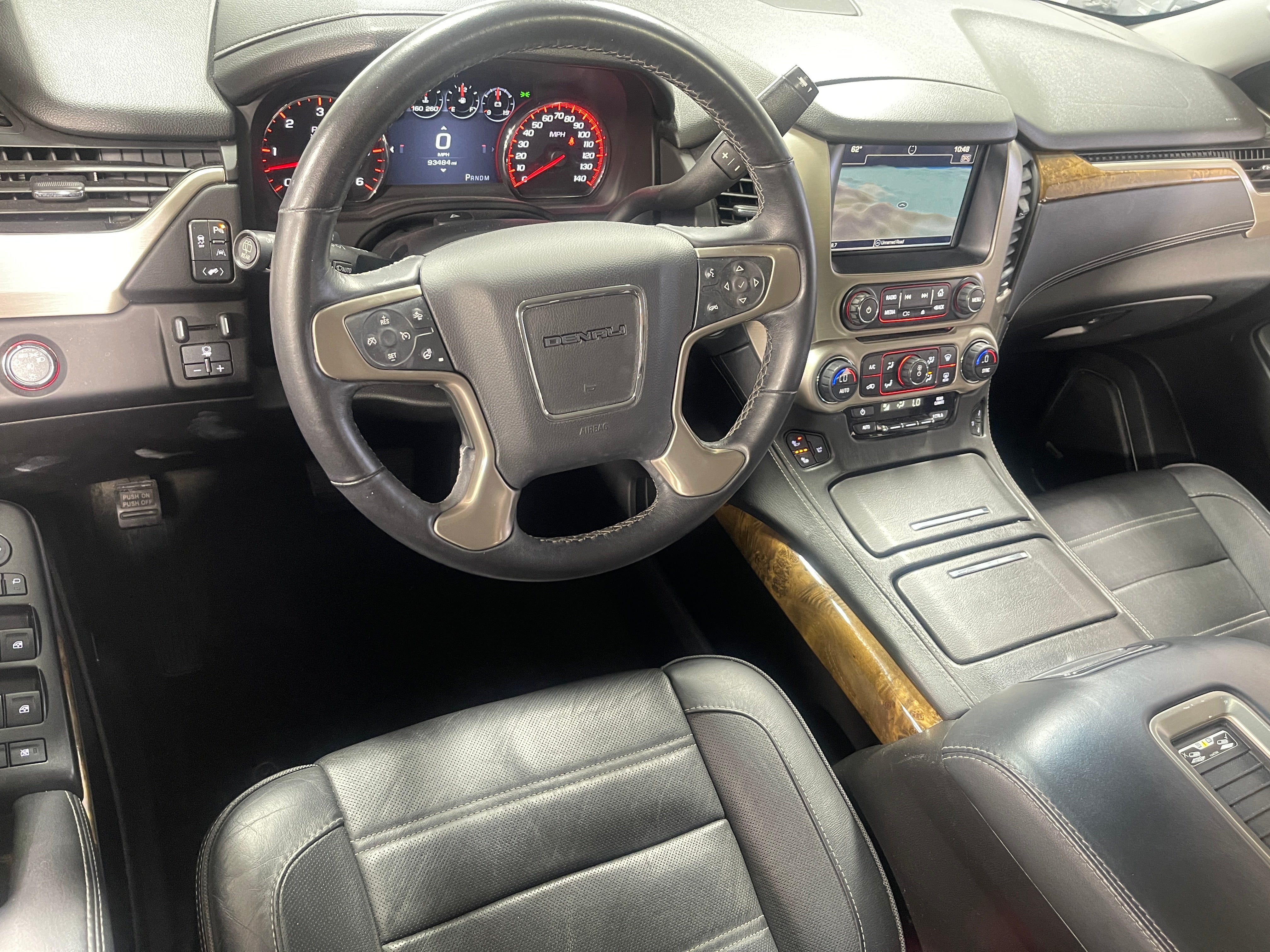2016 GMC Yukon Denali 2