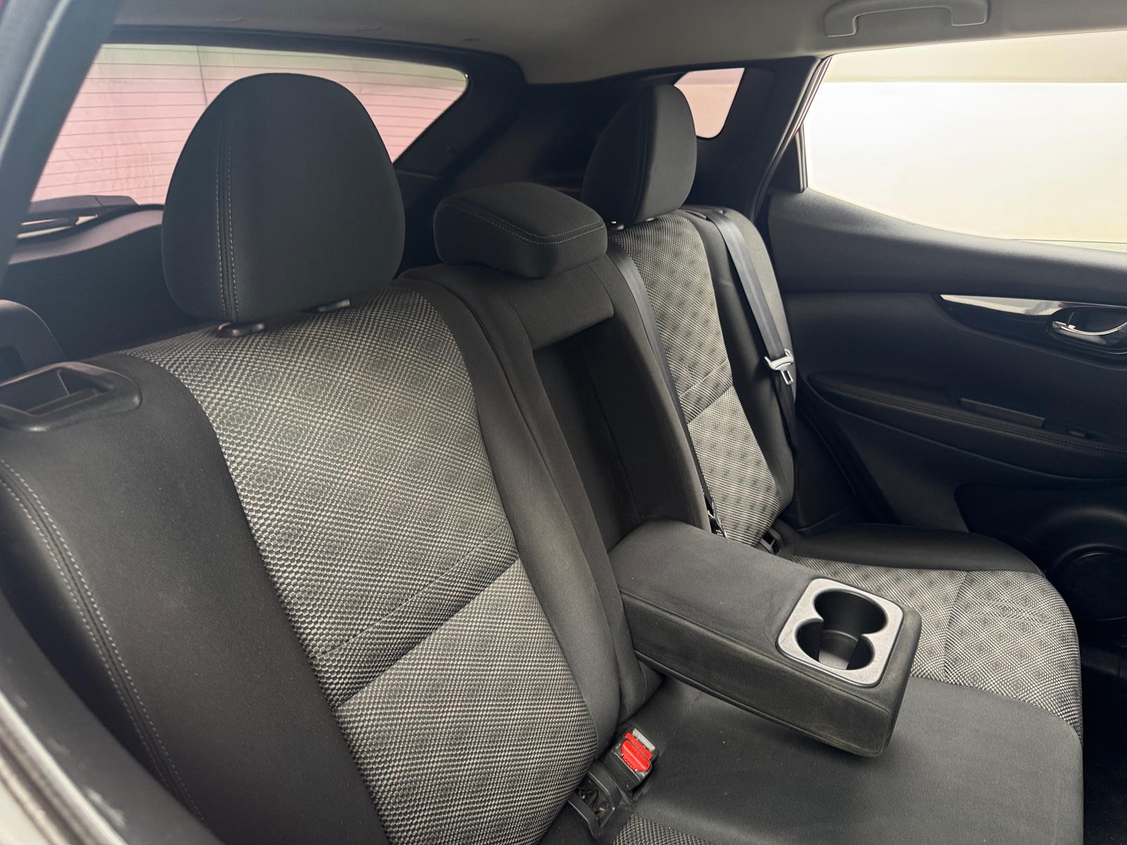Thumbnail: 2018 Nissan Rogue Sport - 6