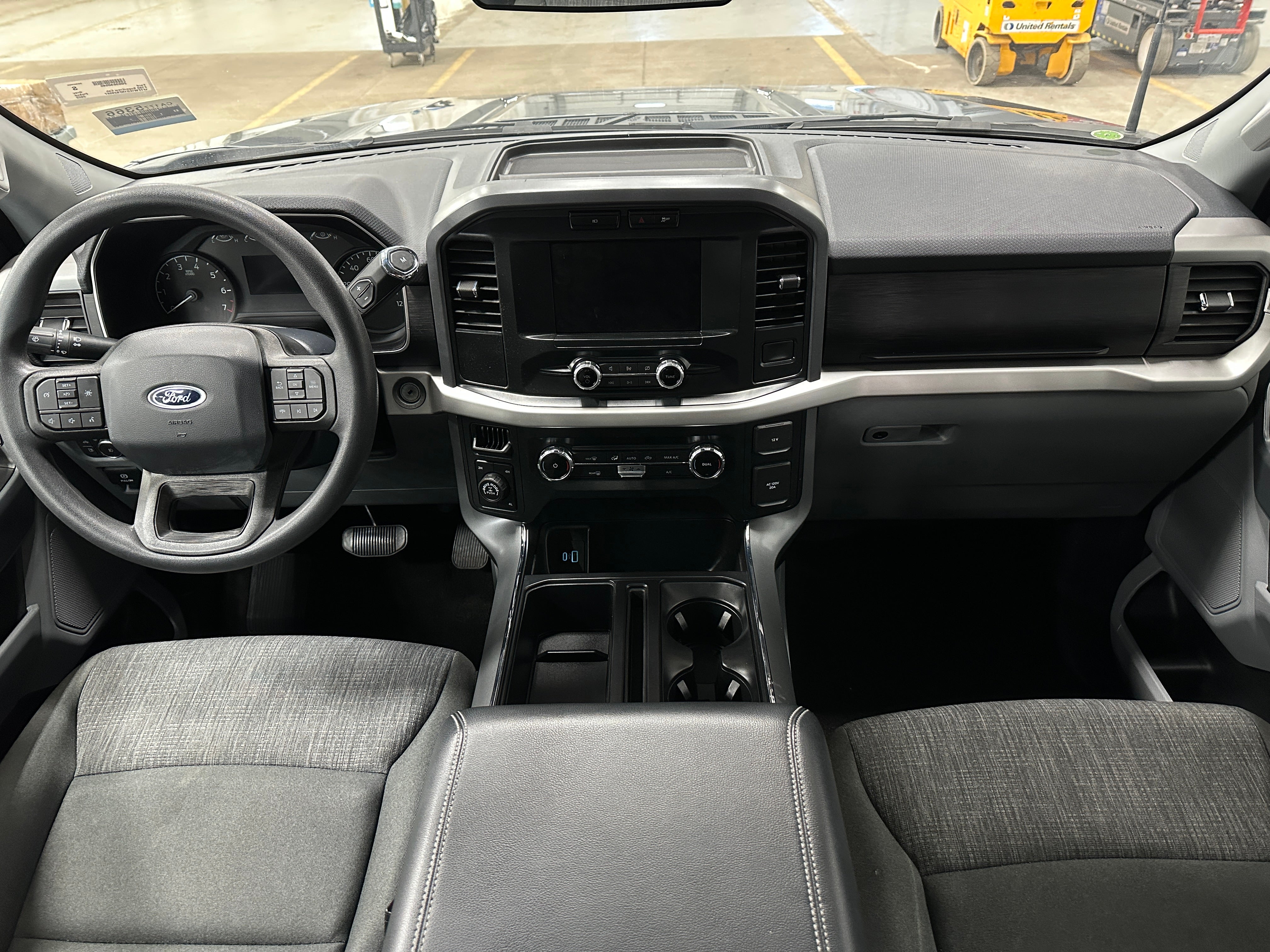 2022 Ford Econoline E-150 3