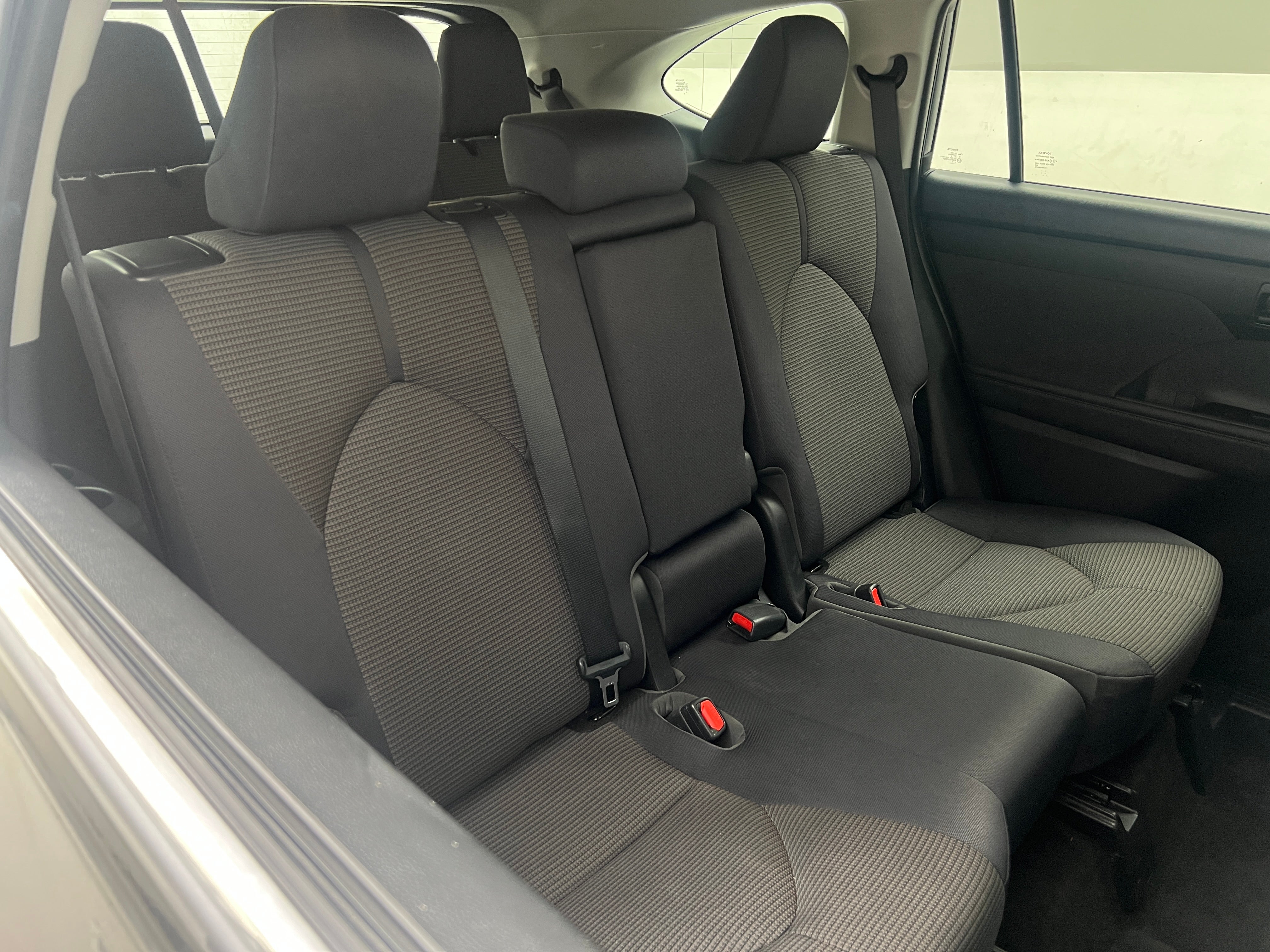 2023 Toyota Highlander LE 6