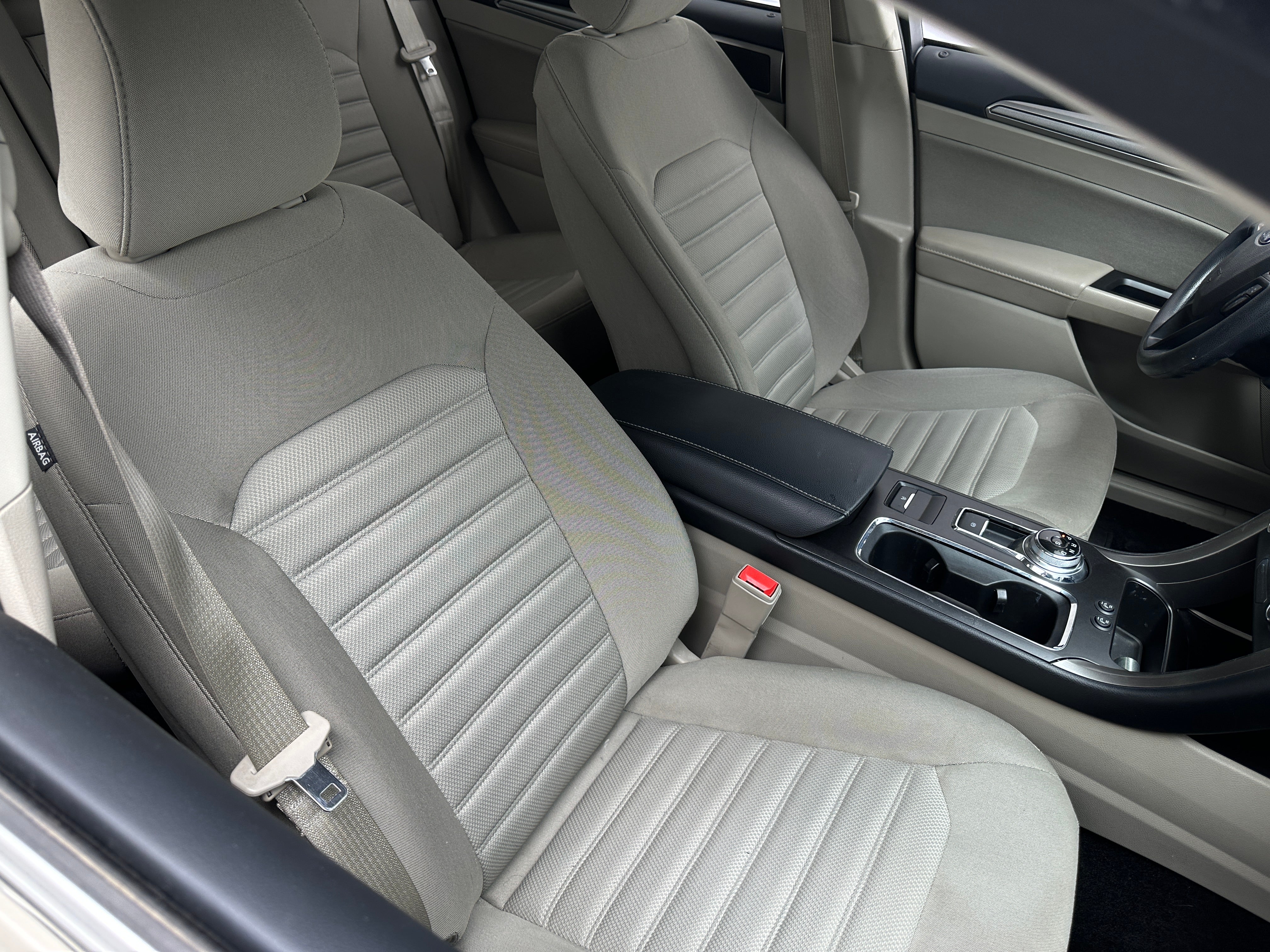 2017 Ford Fusion SE 2