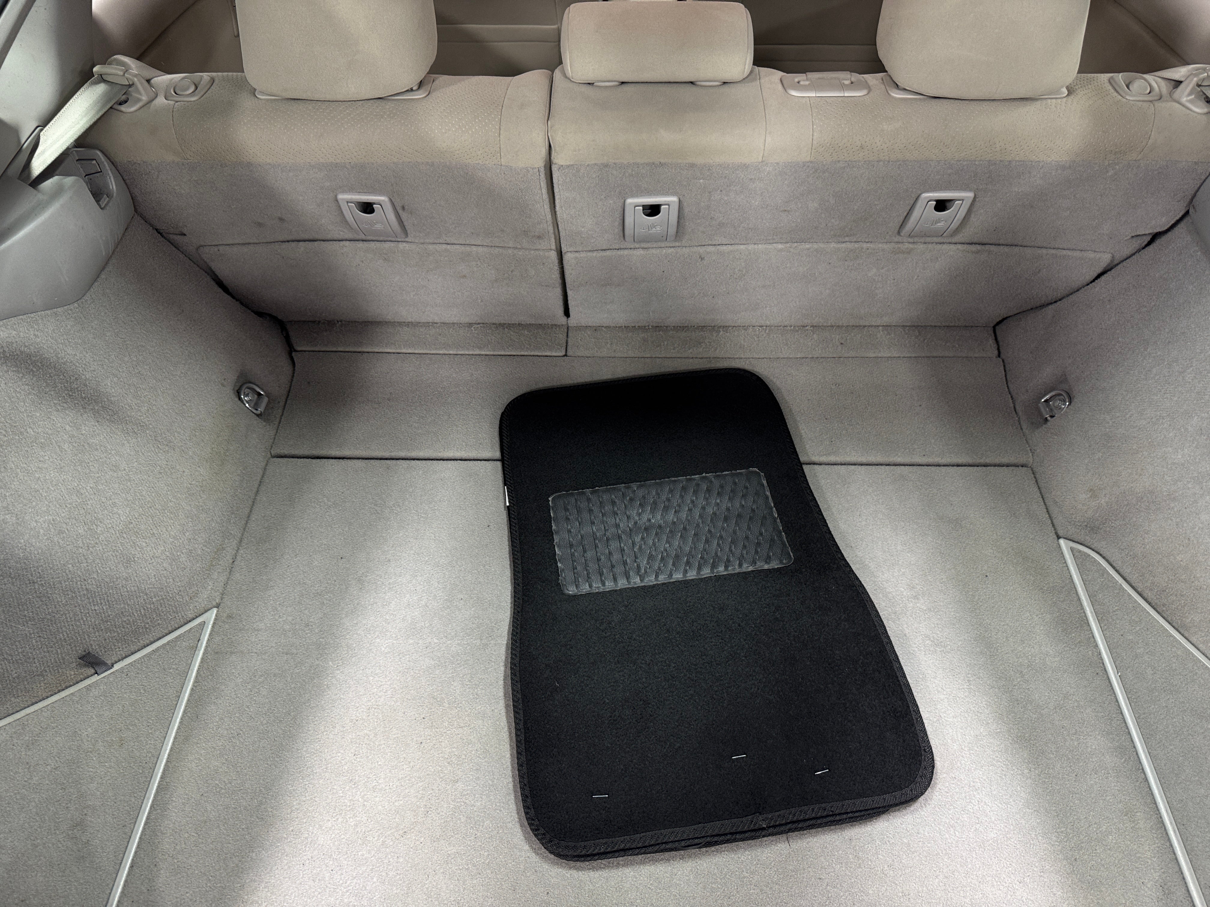 2011 Toyota Prius Two 7