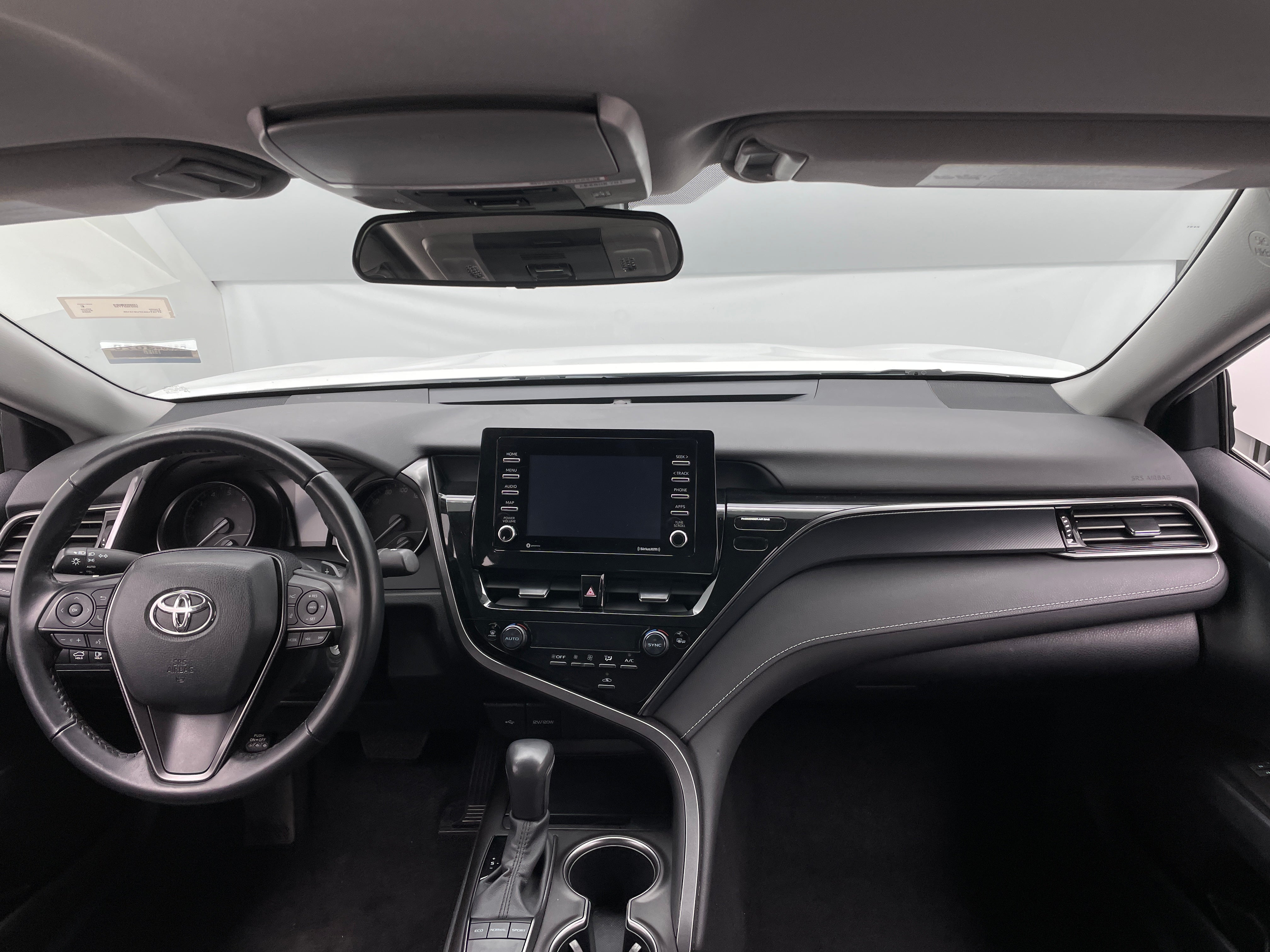 2023 Toyota Camry SE 2