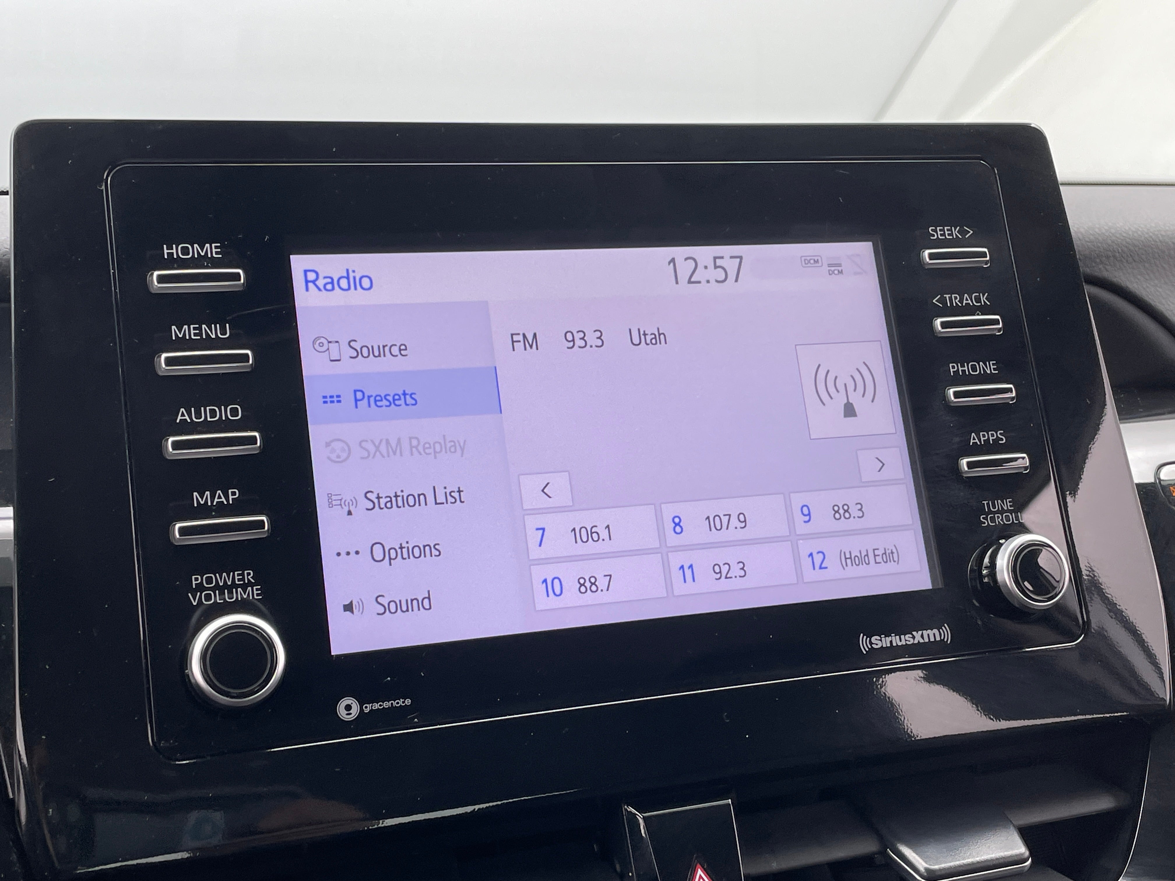 2023 Toyota Camry SE 3