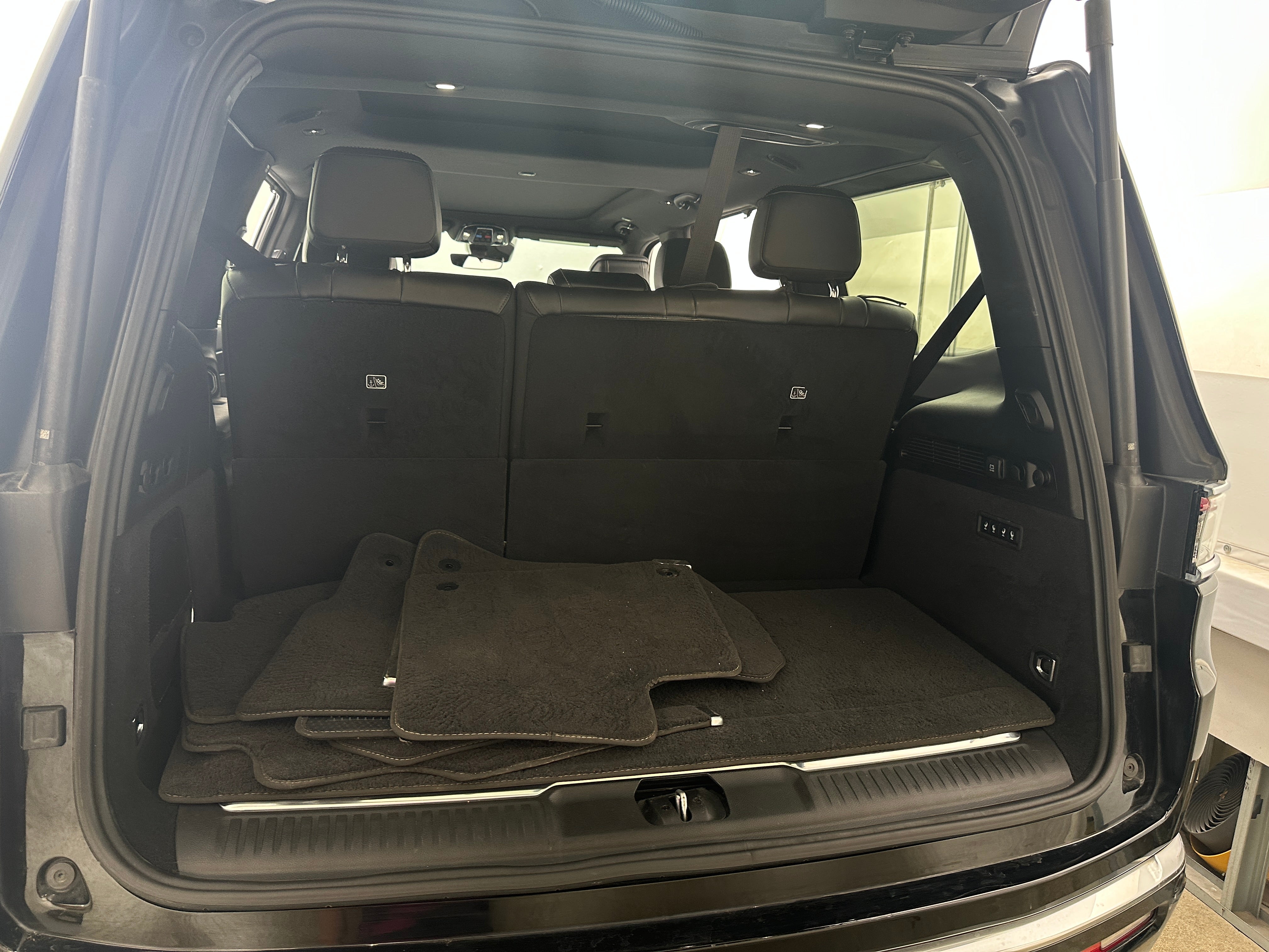 2022 Jeep Grand Wagoneer Series I 6