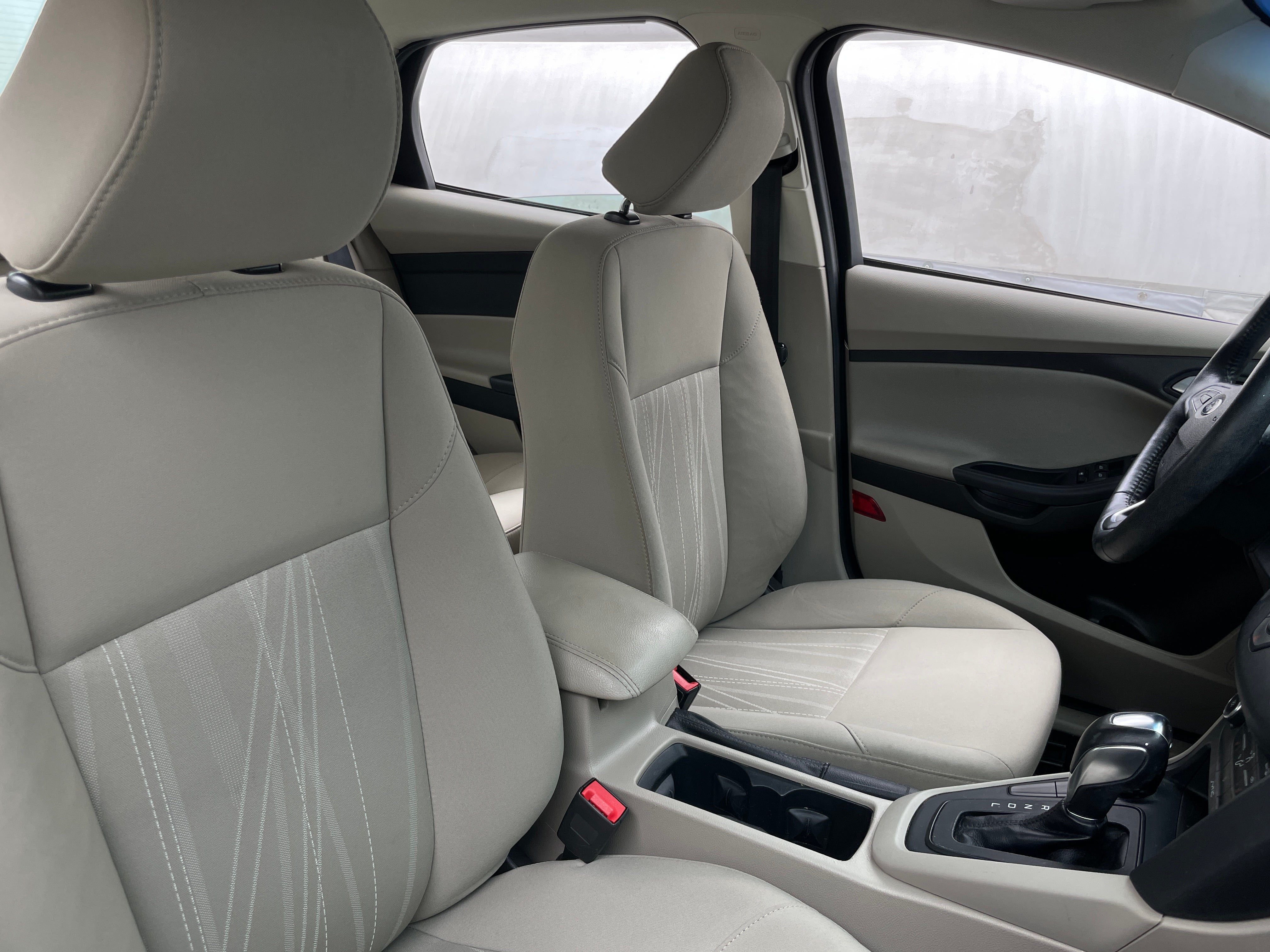 2016 Ford Focus SE 2