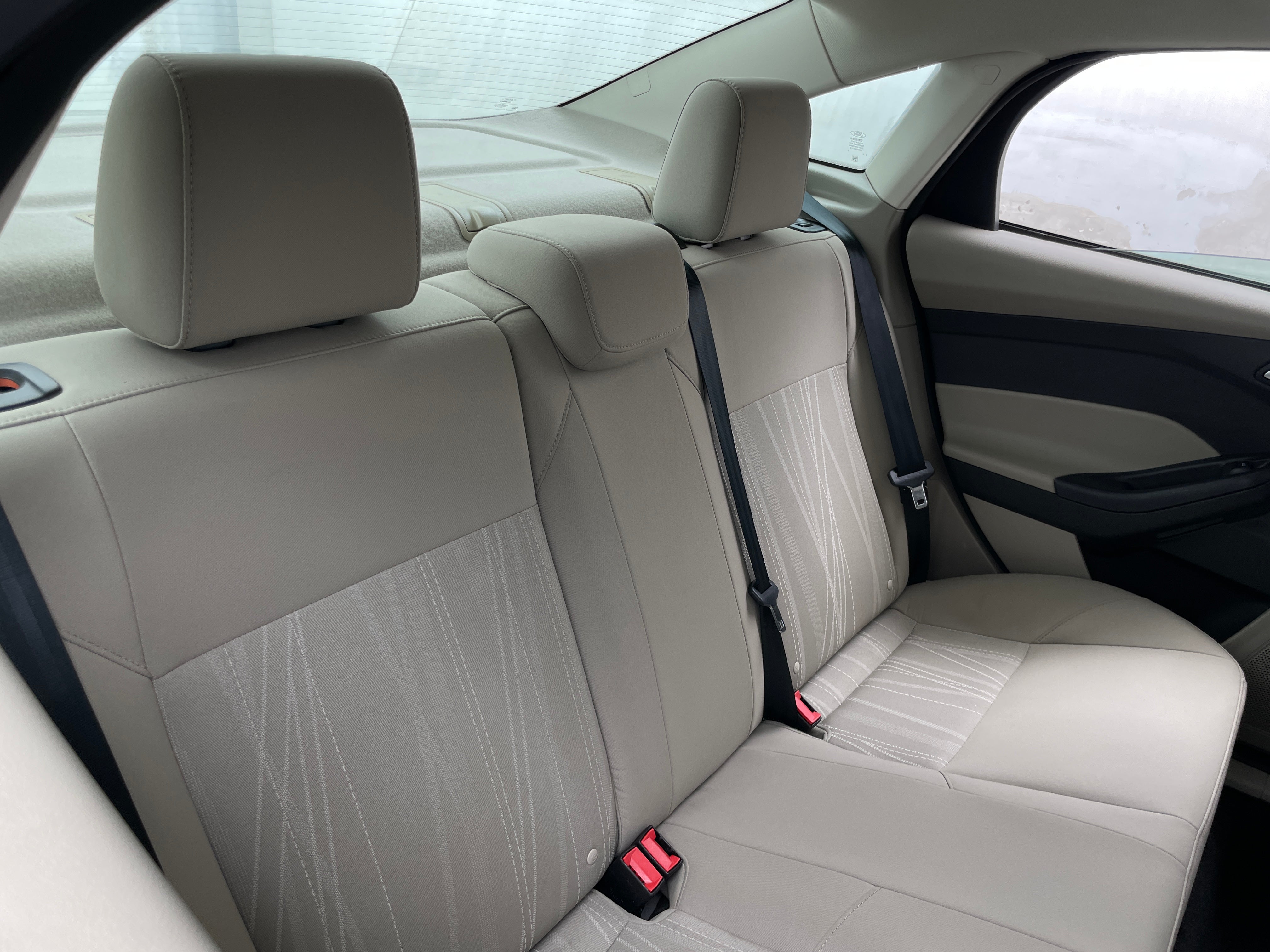 2016 Ford Focus SE 6