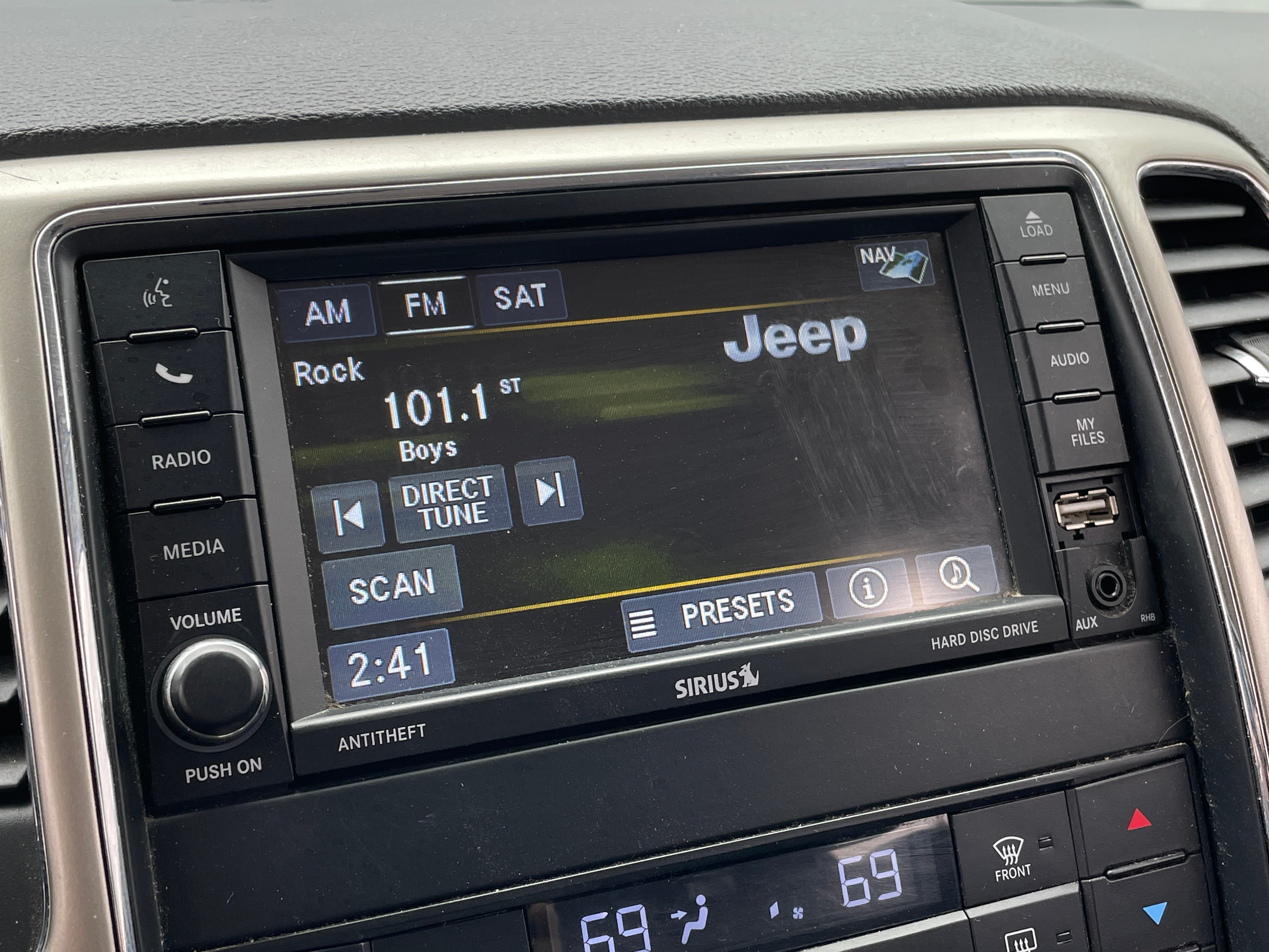 2013 Jeep Grand Cherokee Laredo 3