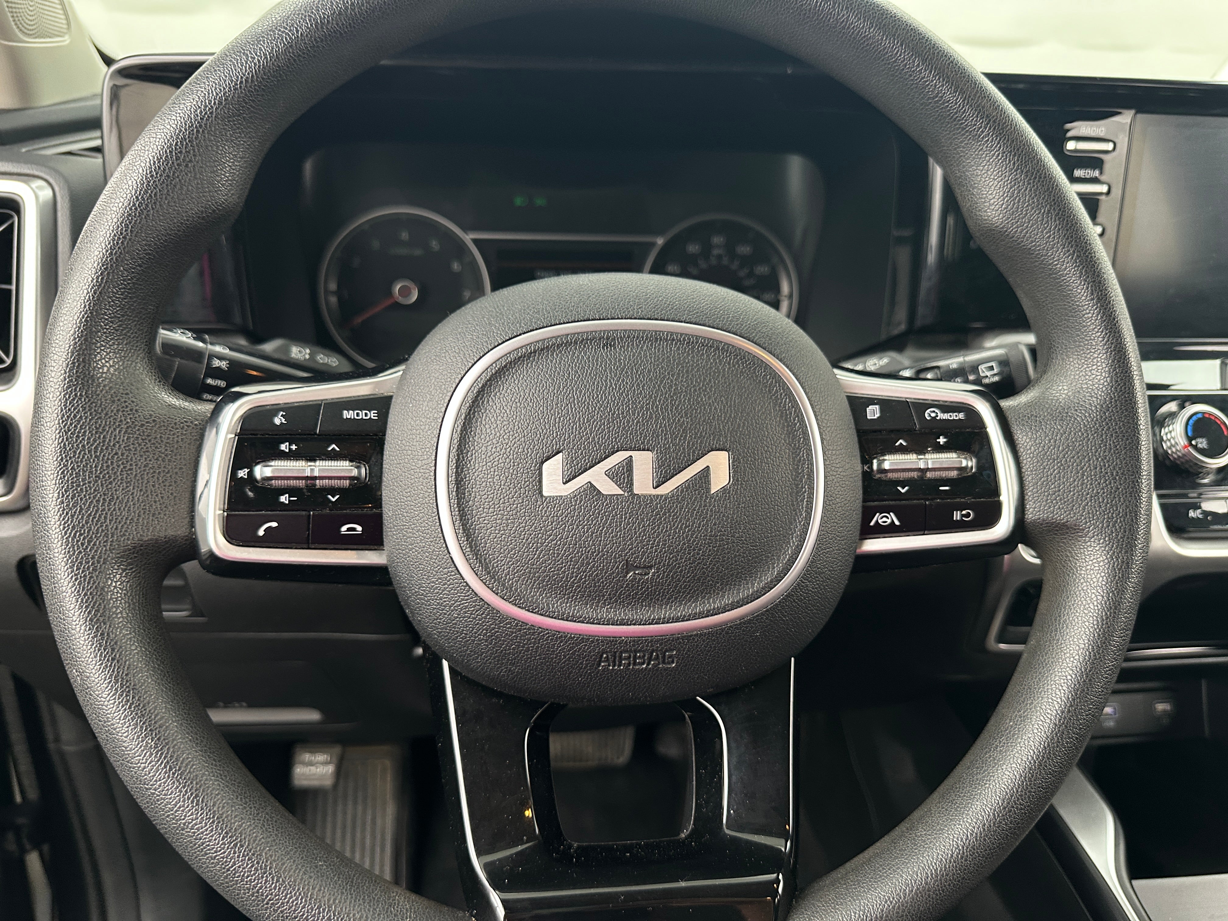2022 Kia Sorento LX 5