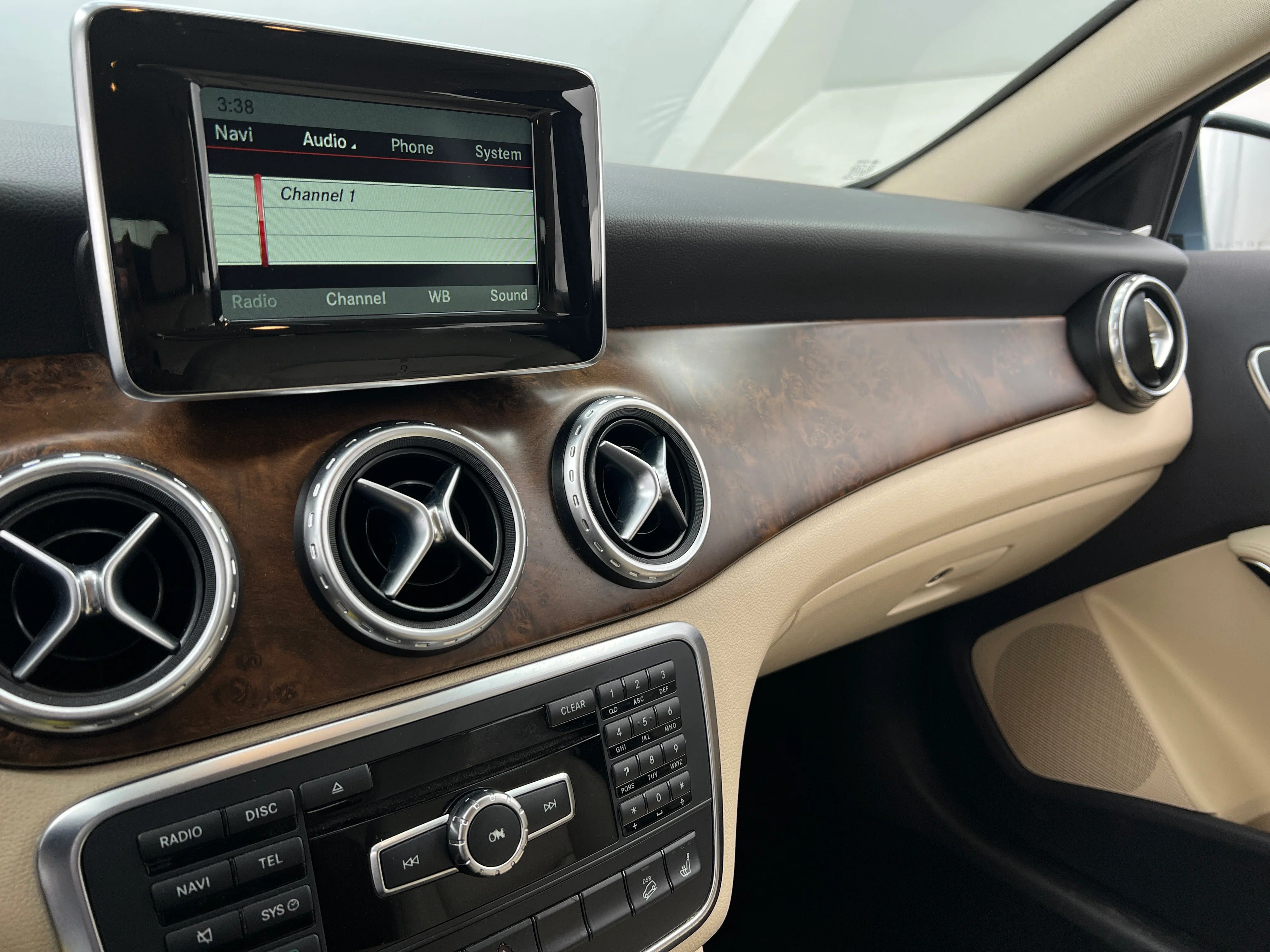 2015 Mercedes-Benz GLA 250 4MATIC 3
