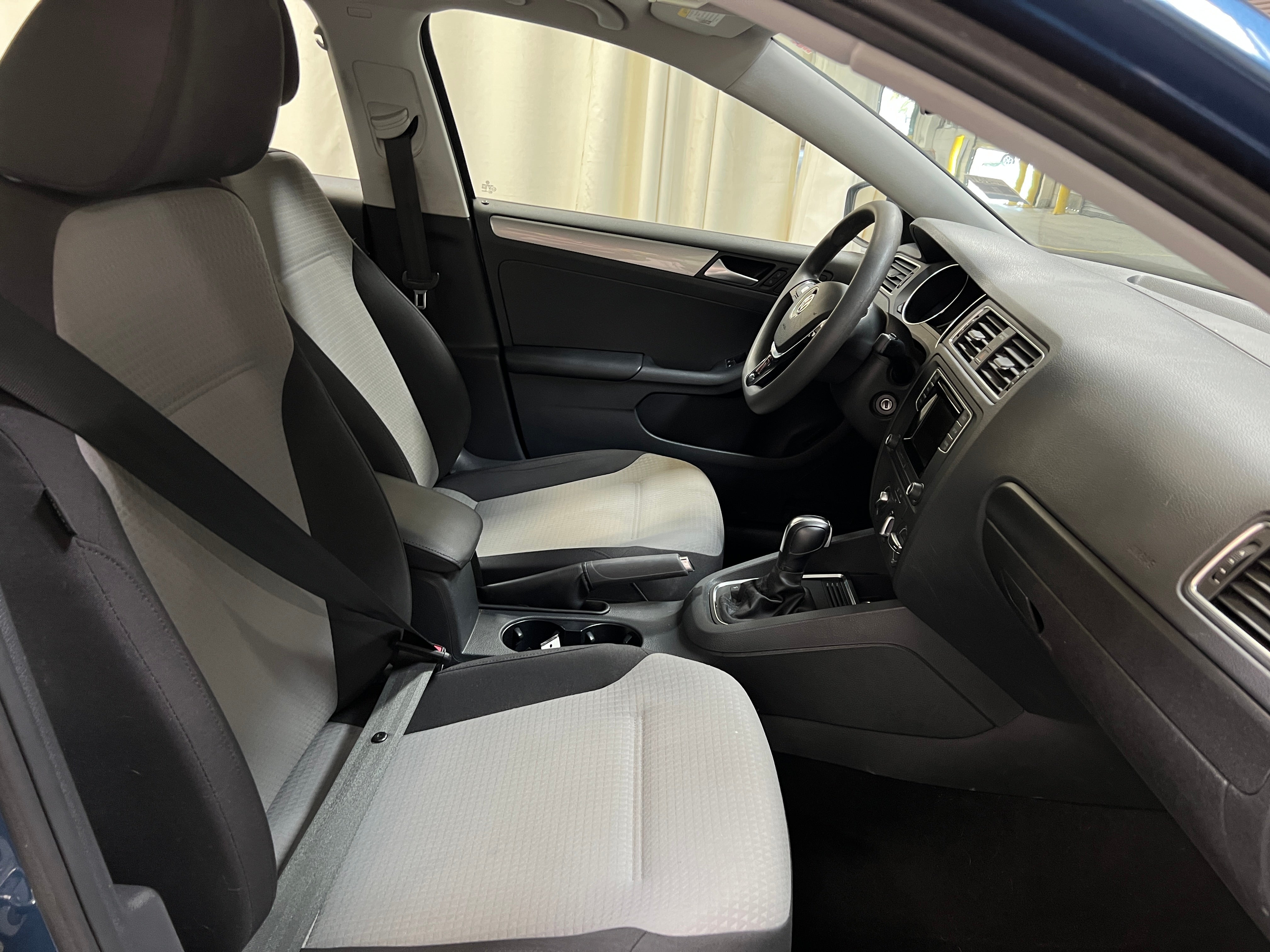 2017 Volkswagen Jetta S 2