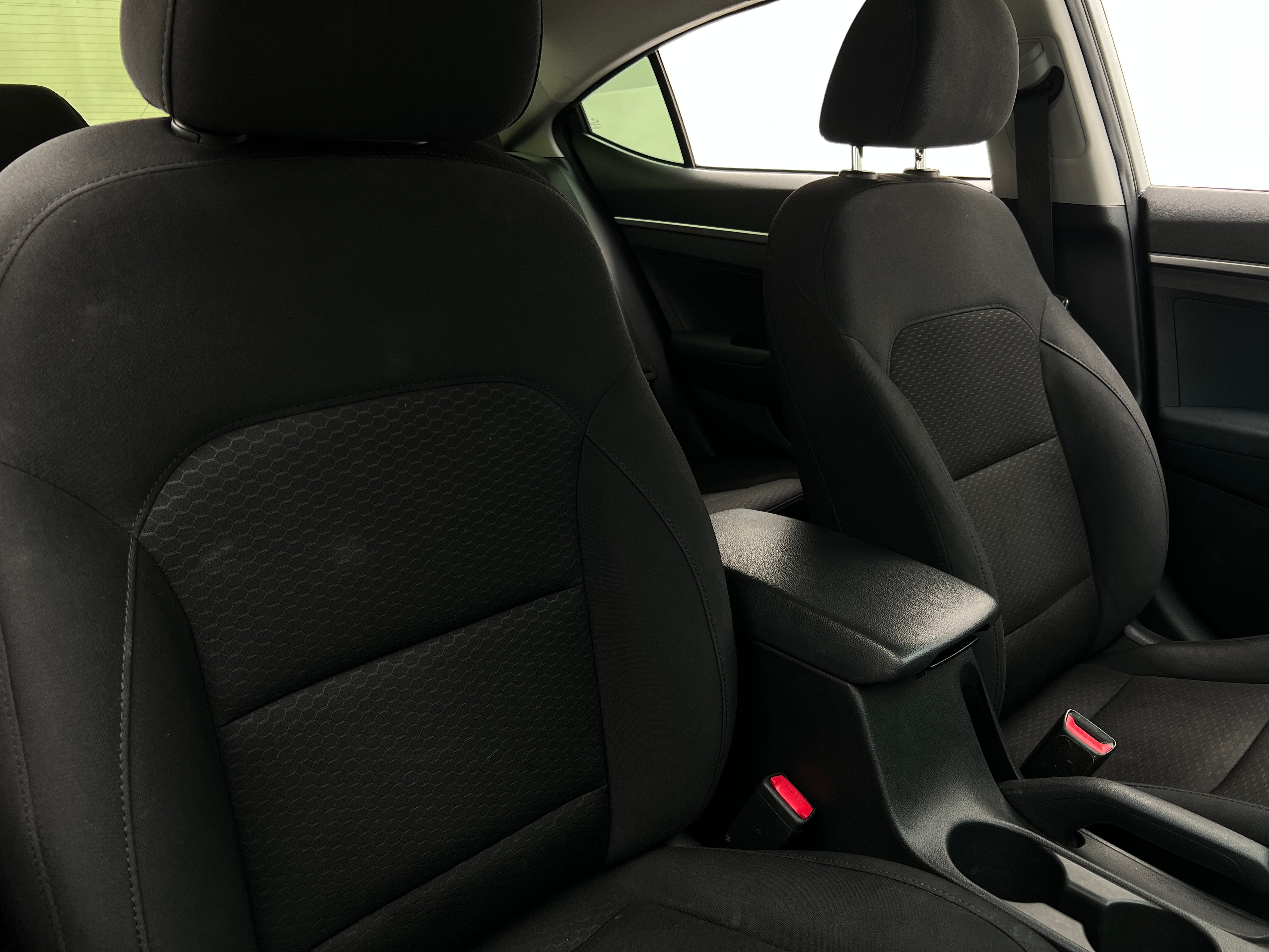 2020 Hyundai Elantra SE 2