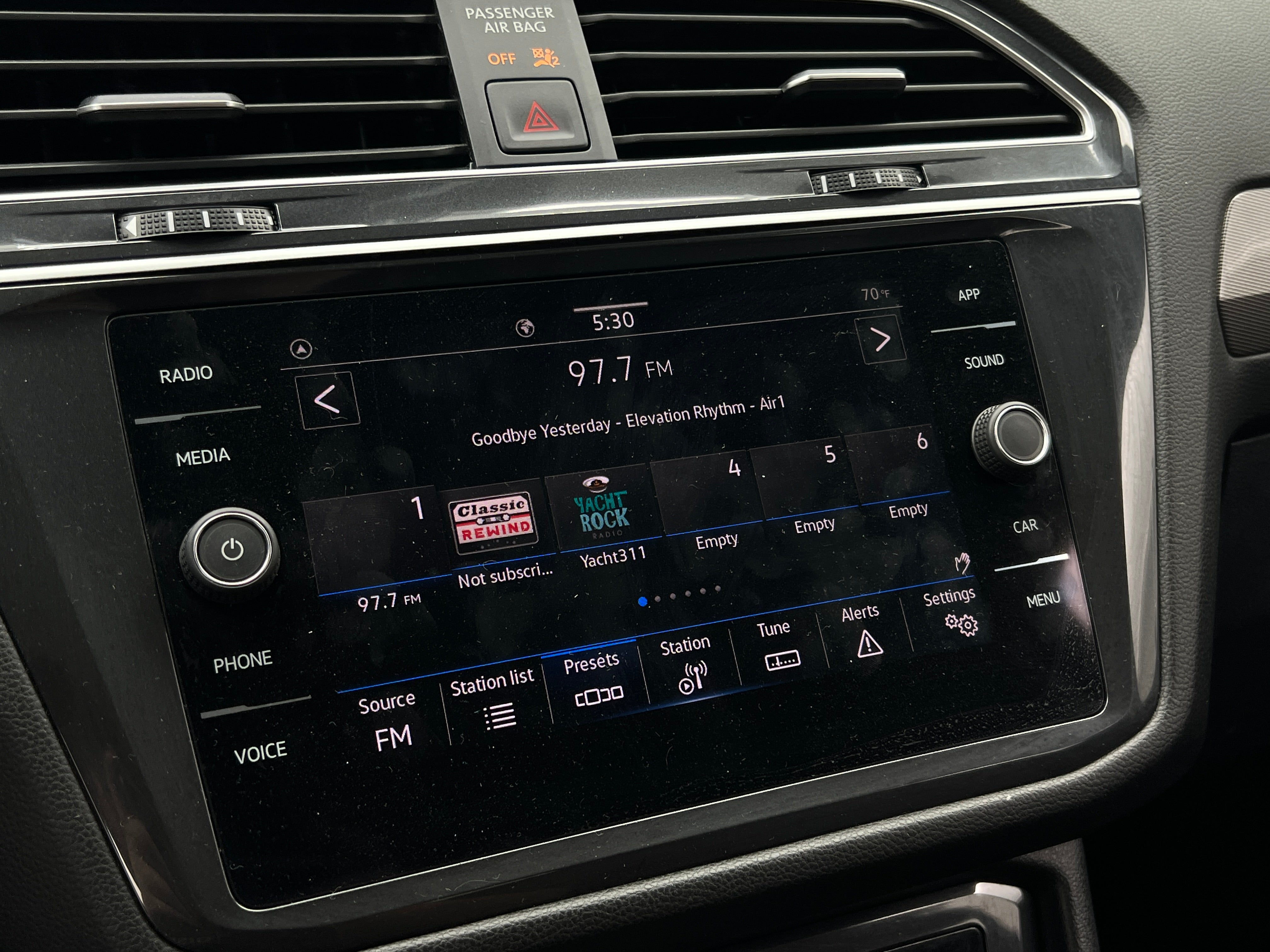 2024 Volkswagen Tiguan SE 3