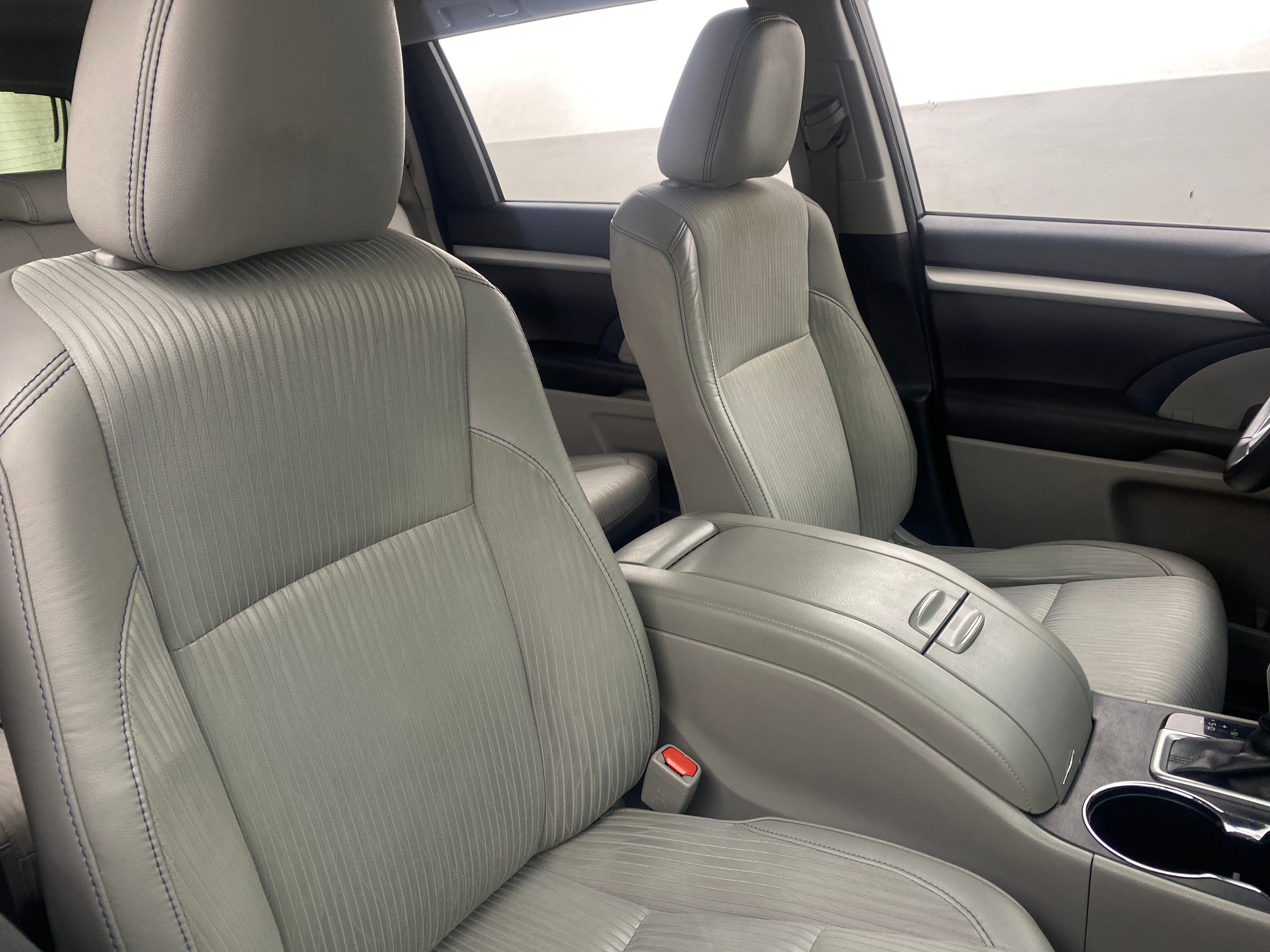 2017 Toyota Highlander Plus 2