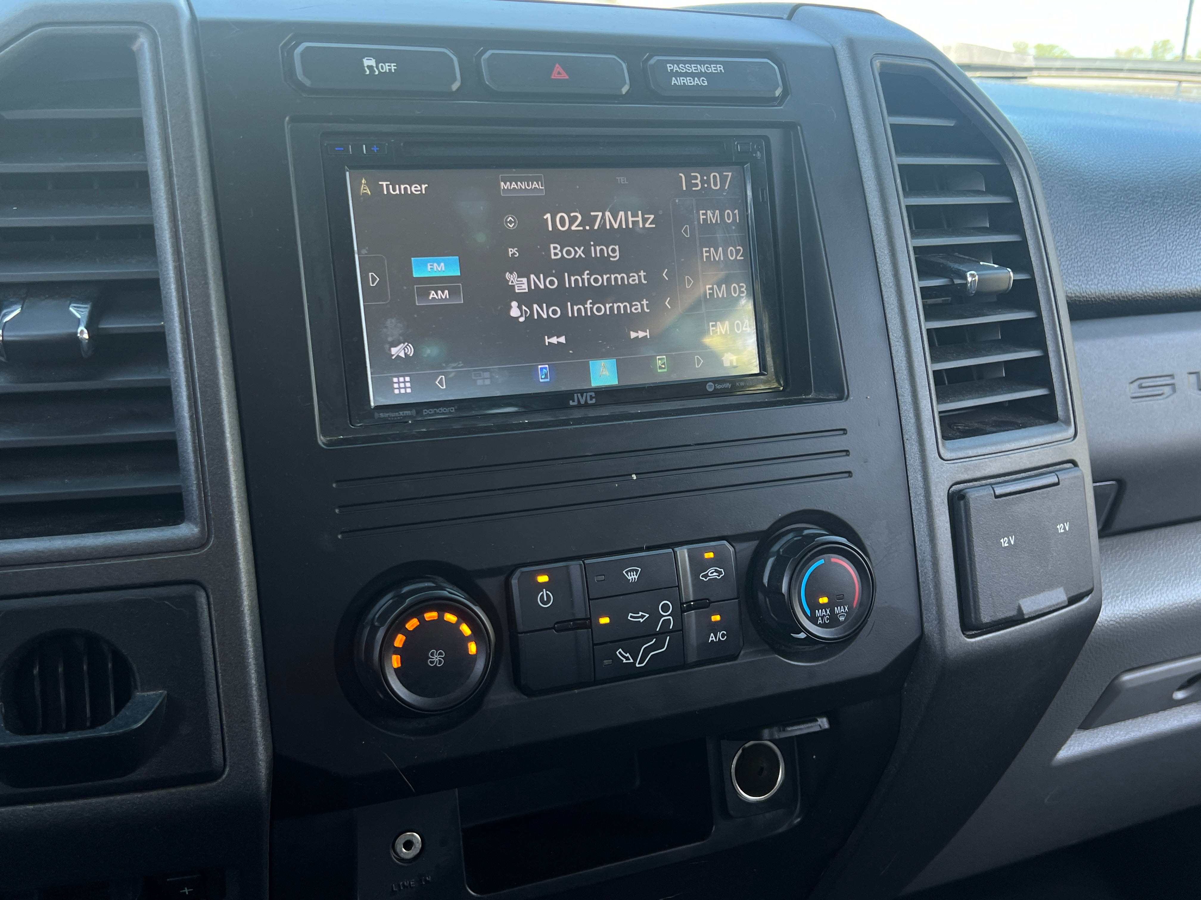2017 Ford Econoline E-350 4