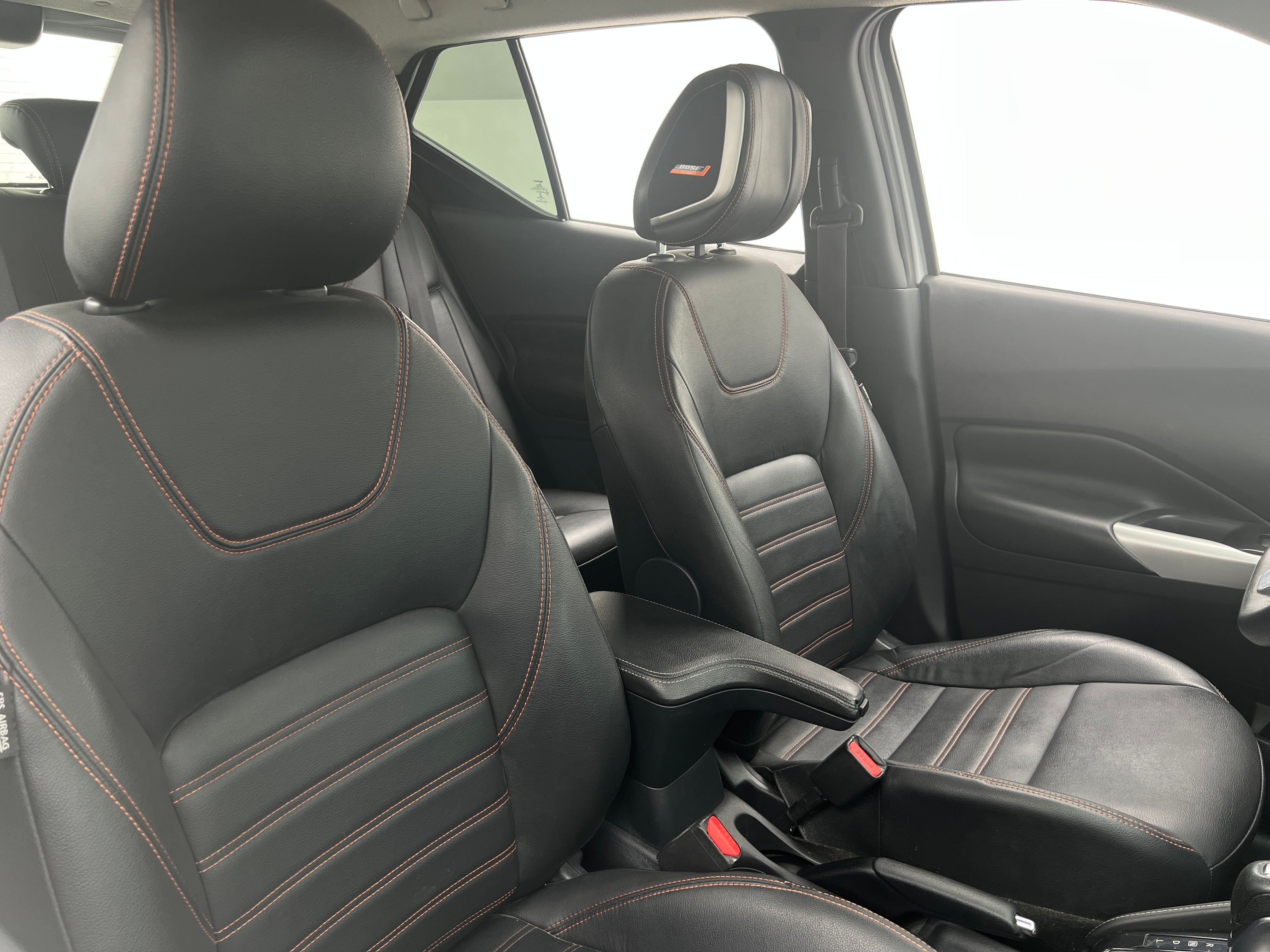 2020 Nissan Kicks SR 2