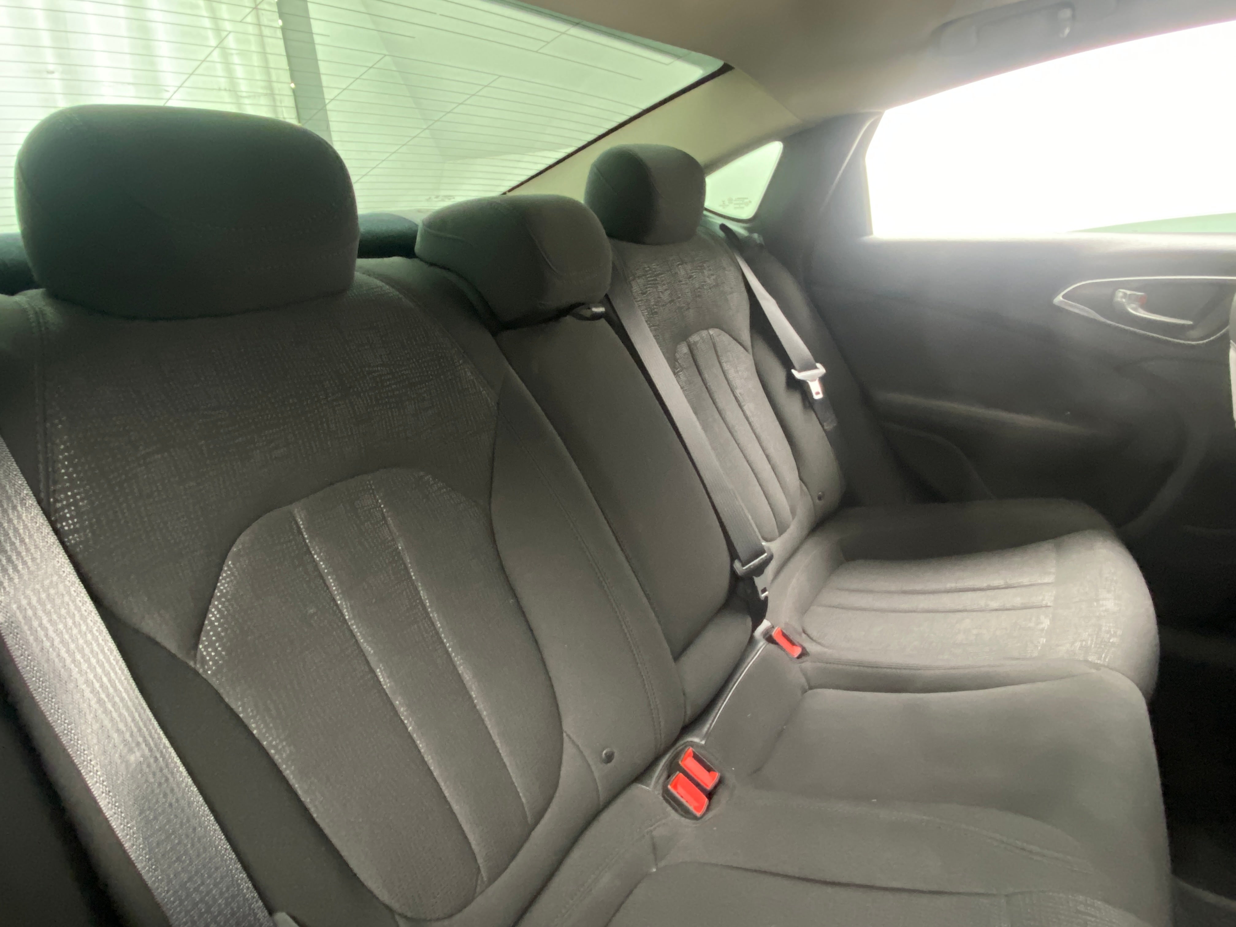 2016 Chrysler 200 Limited 6