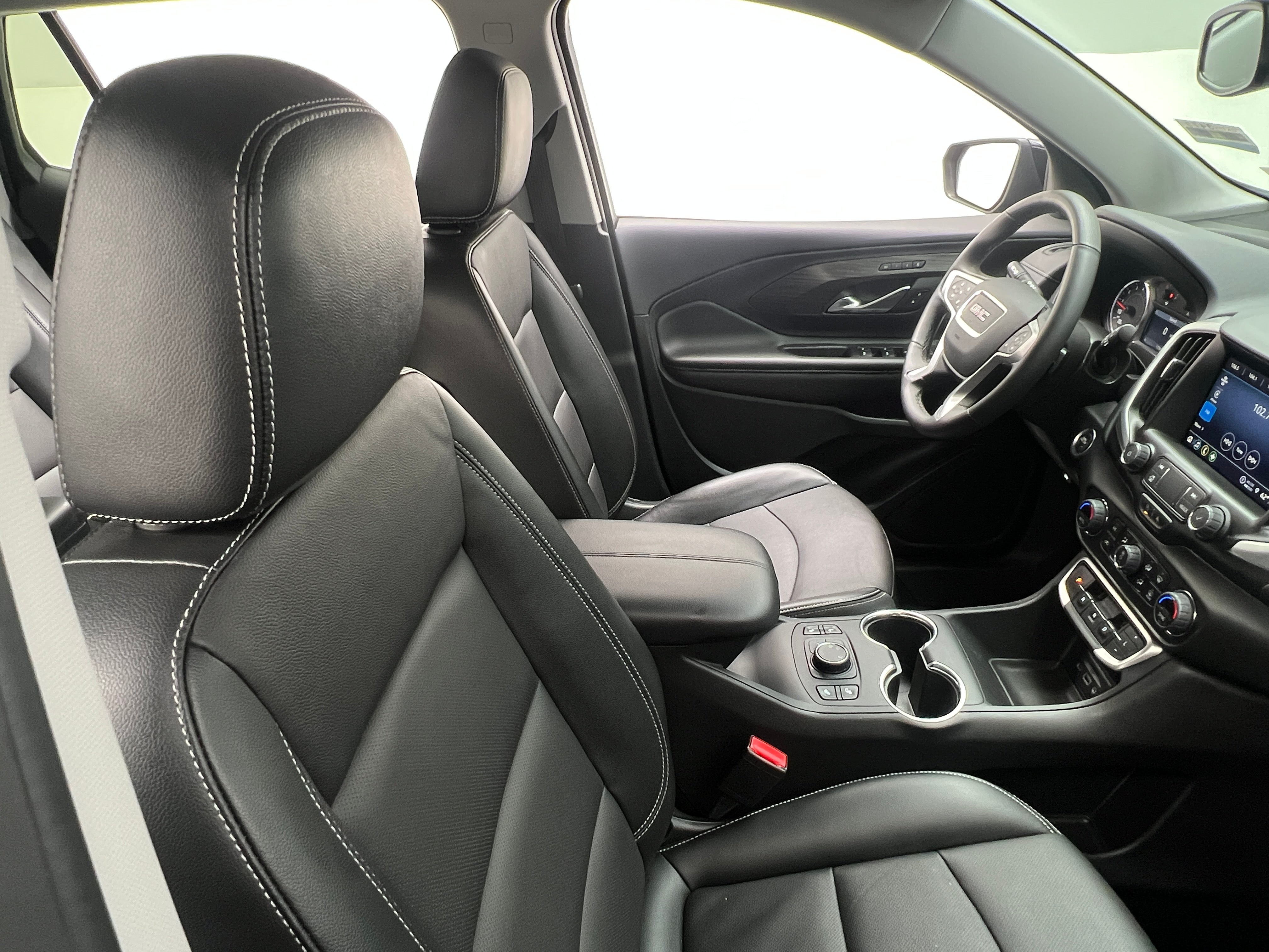 2024 GMC Terrain SLT 2