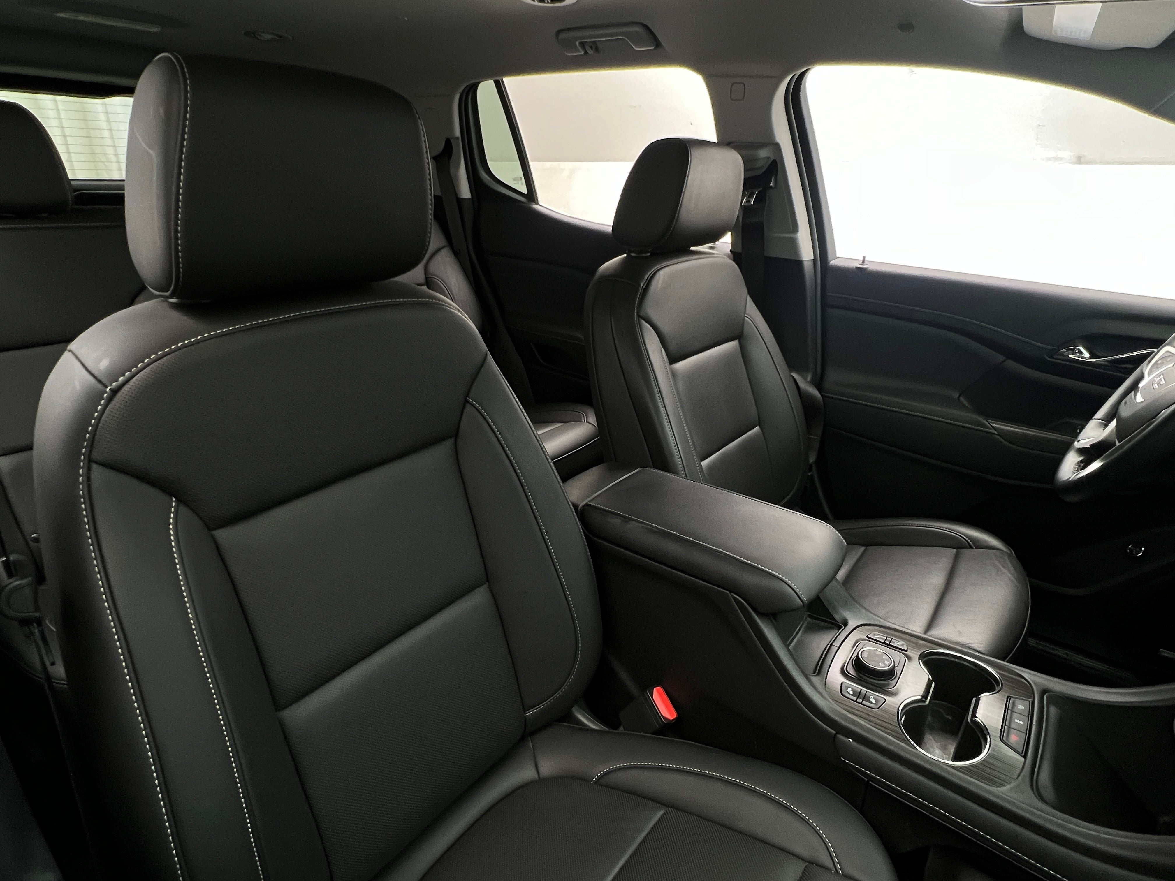 2023 GMC Acadia SLT 2
