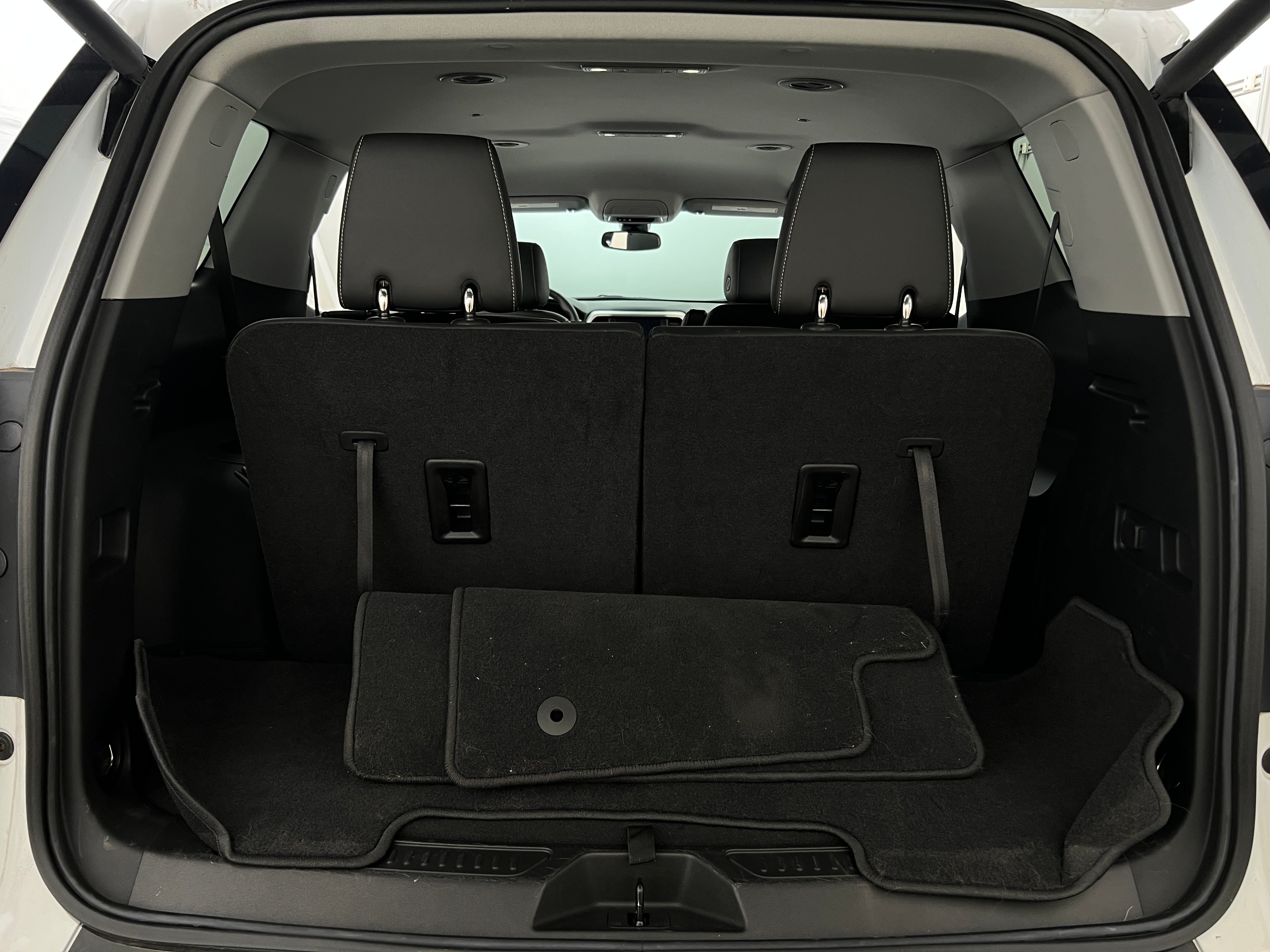 2023 GMC Acadia SLT 7