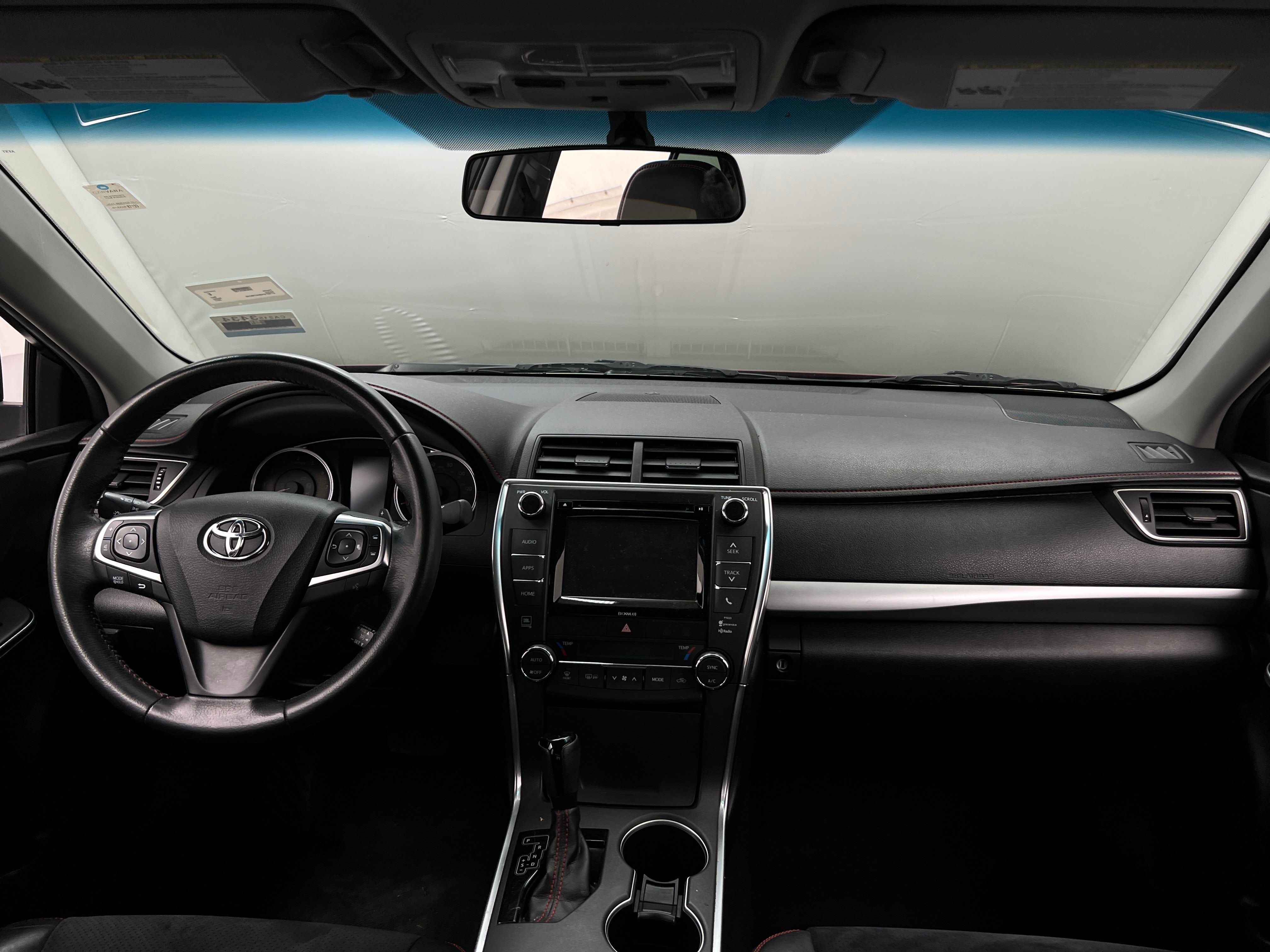 2017 Toyota Camry XSE 3