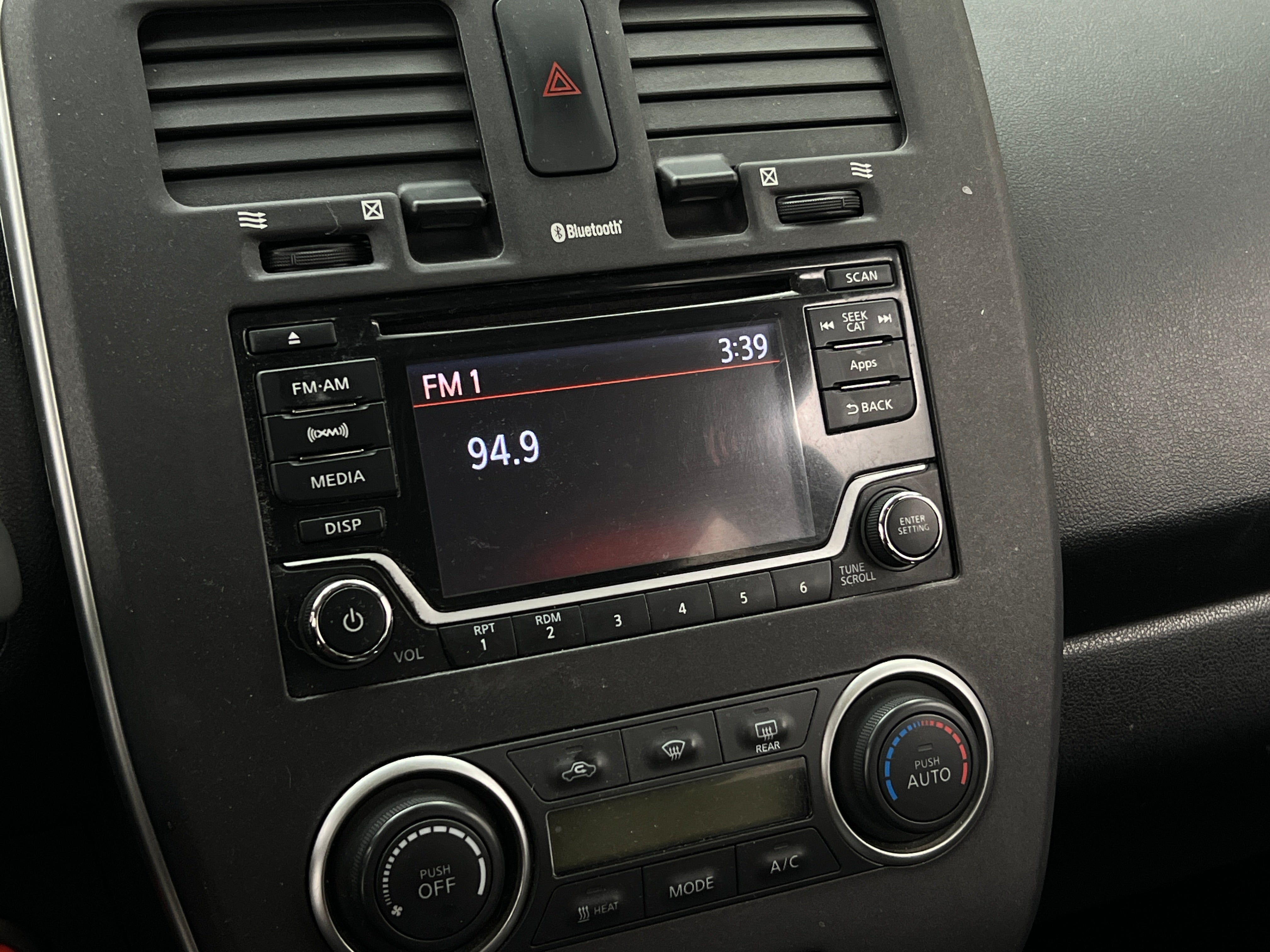 2016 Nissan Leaf S 4