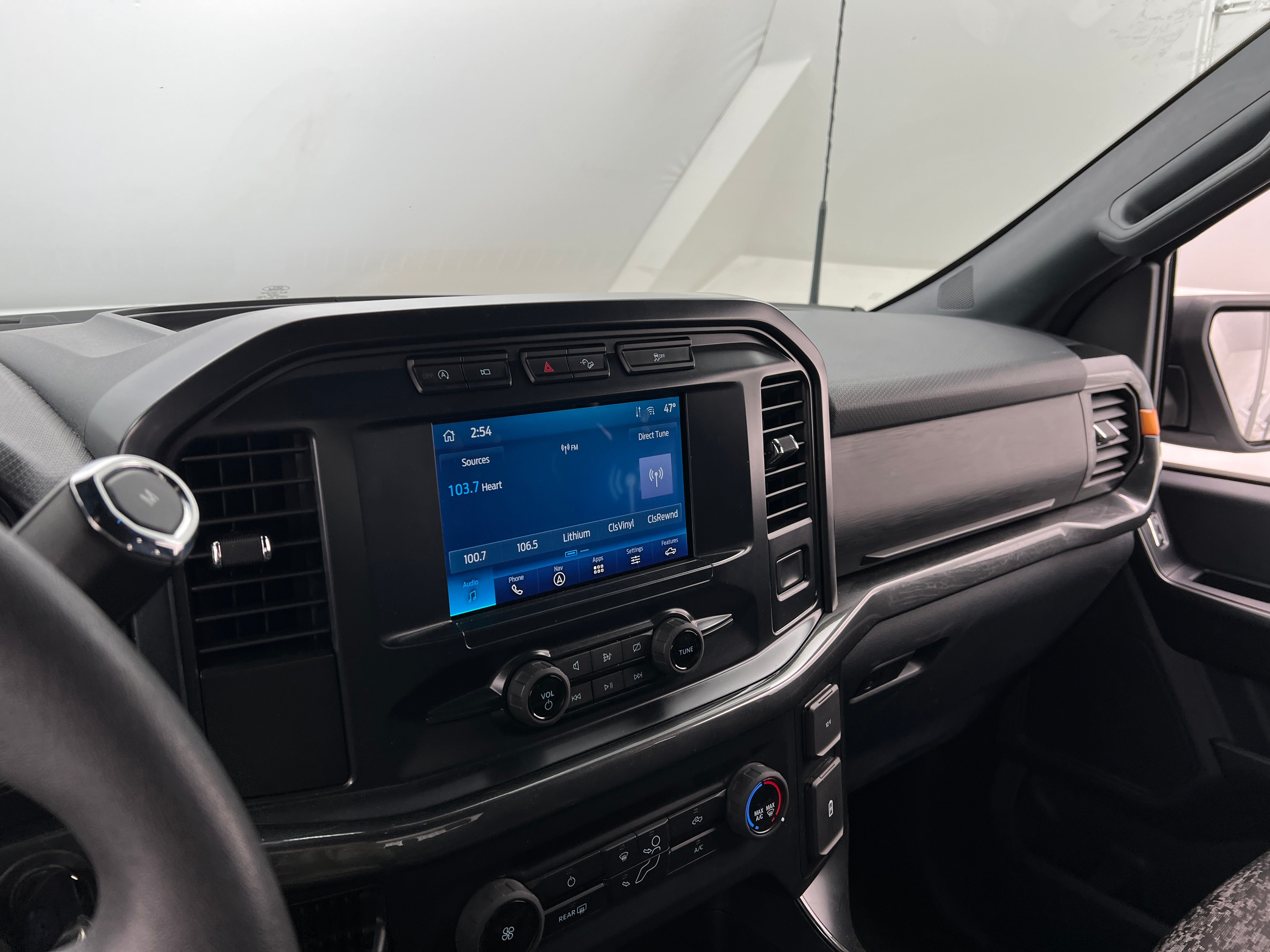 2022 Ford Econoline E-150 4