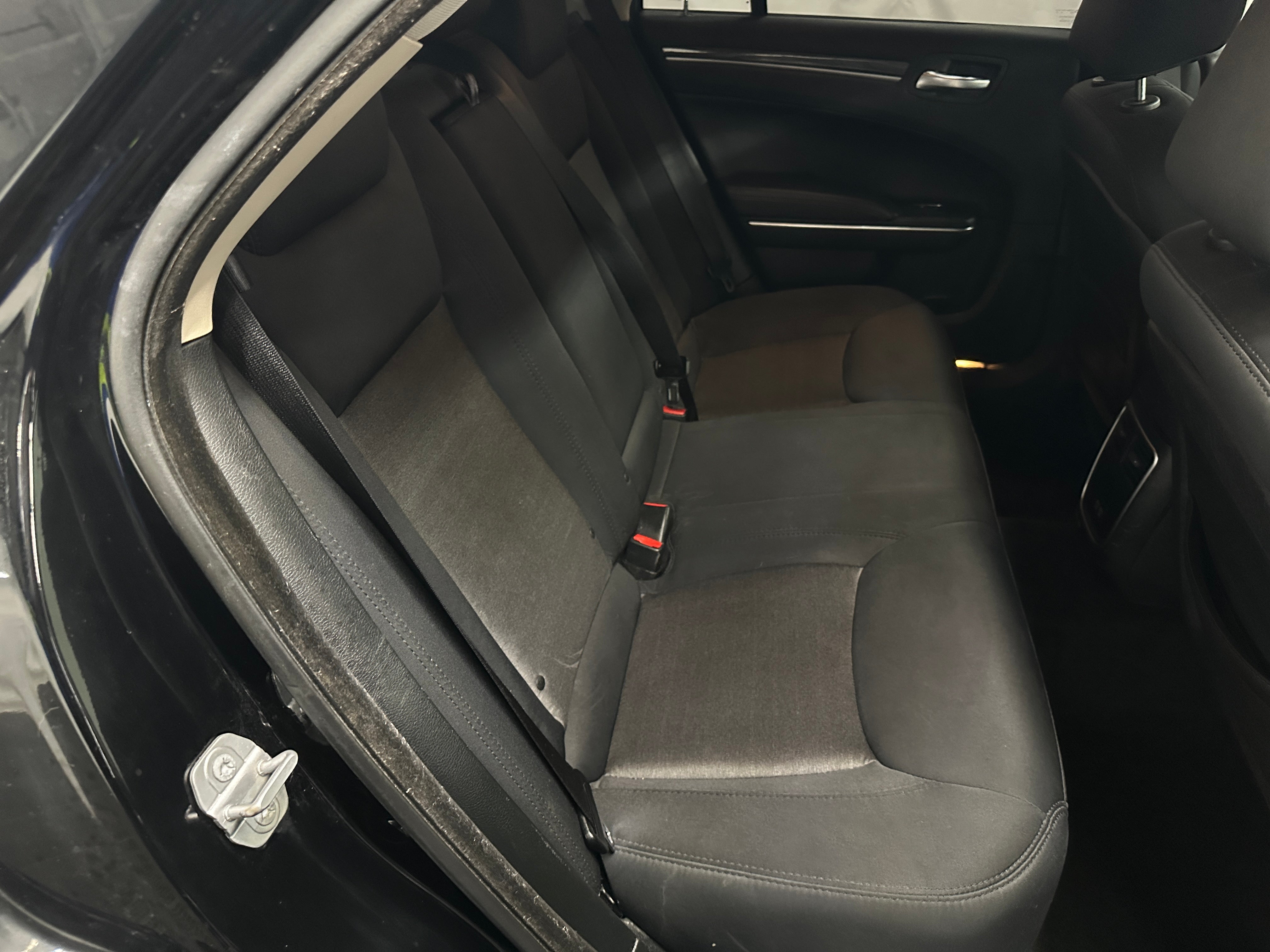 2018 Chrysler 300 Touring 6