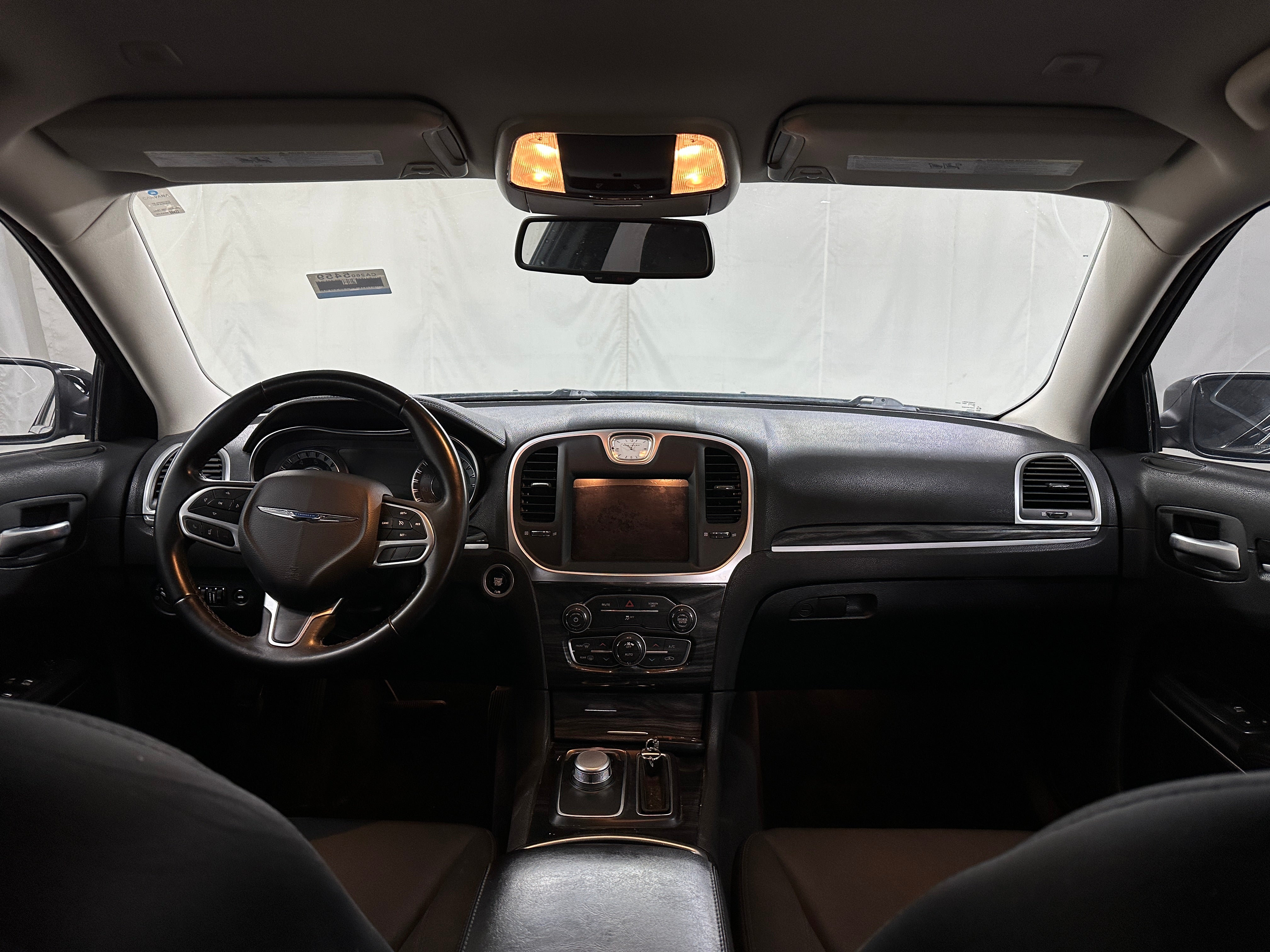 2018 Chrysler 300 Touring 3