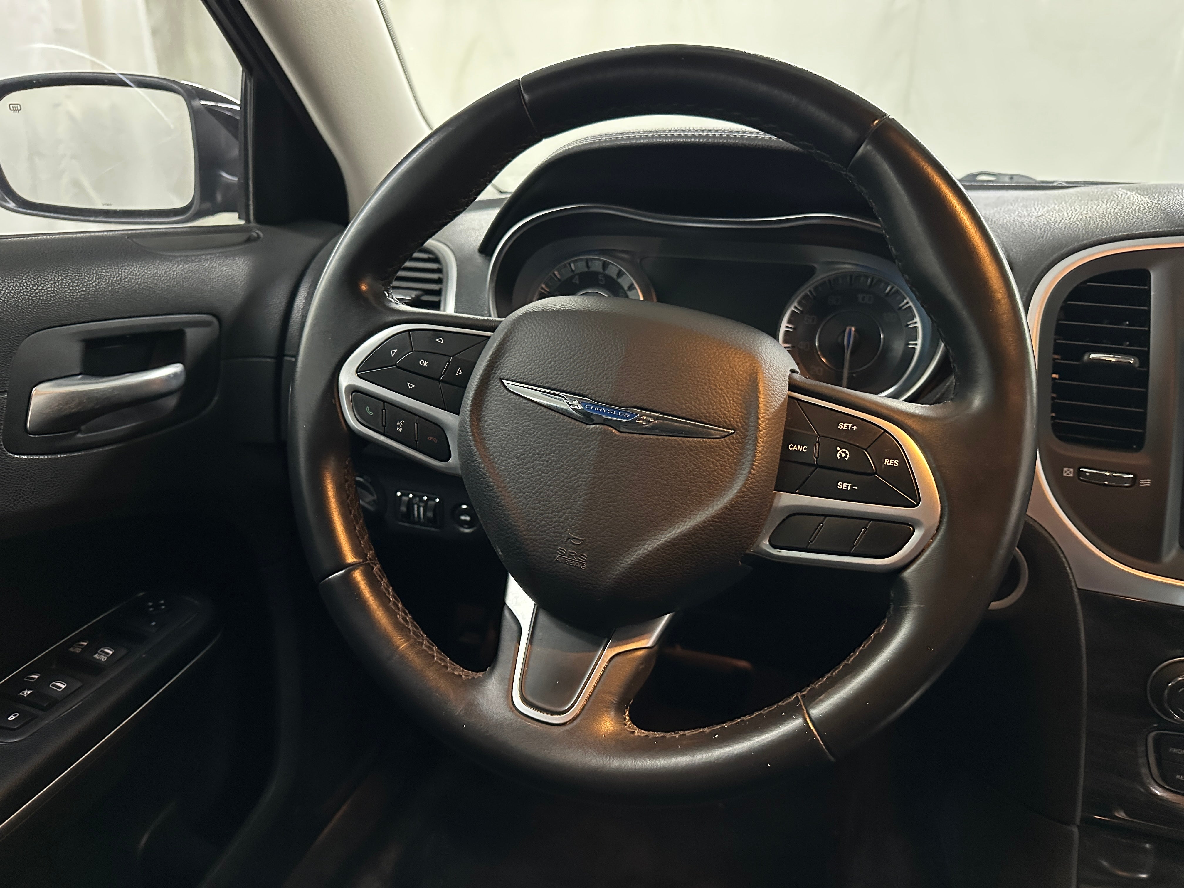 2018 Chrysler 300 Touring 5