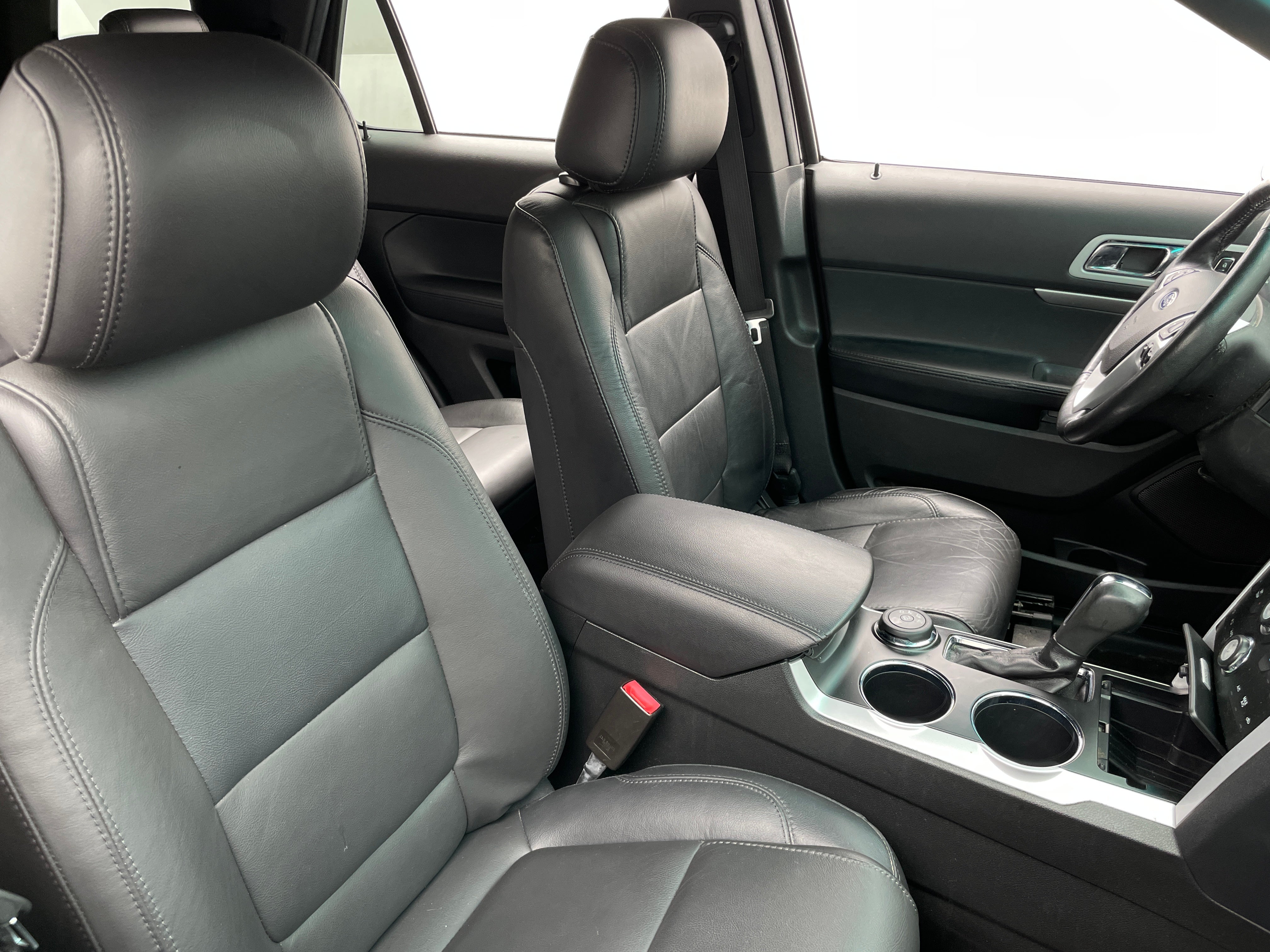 2014 Ford Explorer XLT 2
