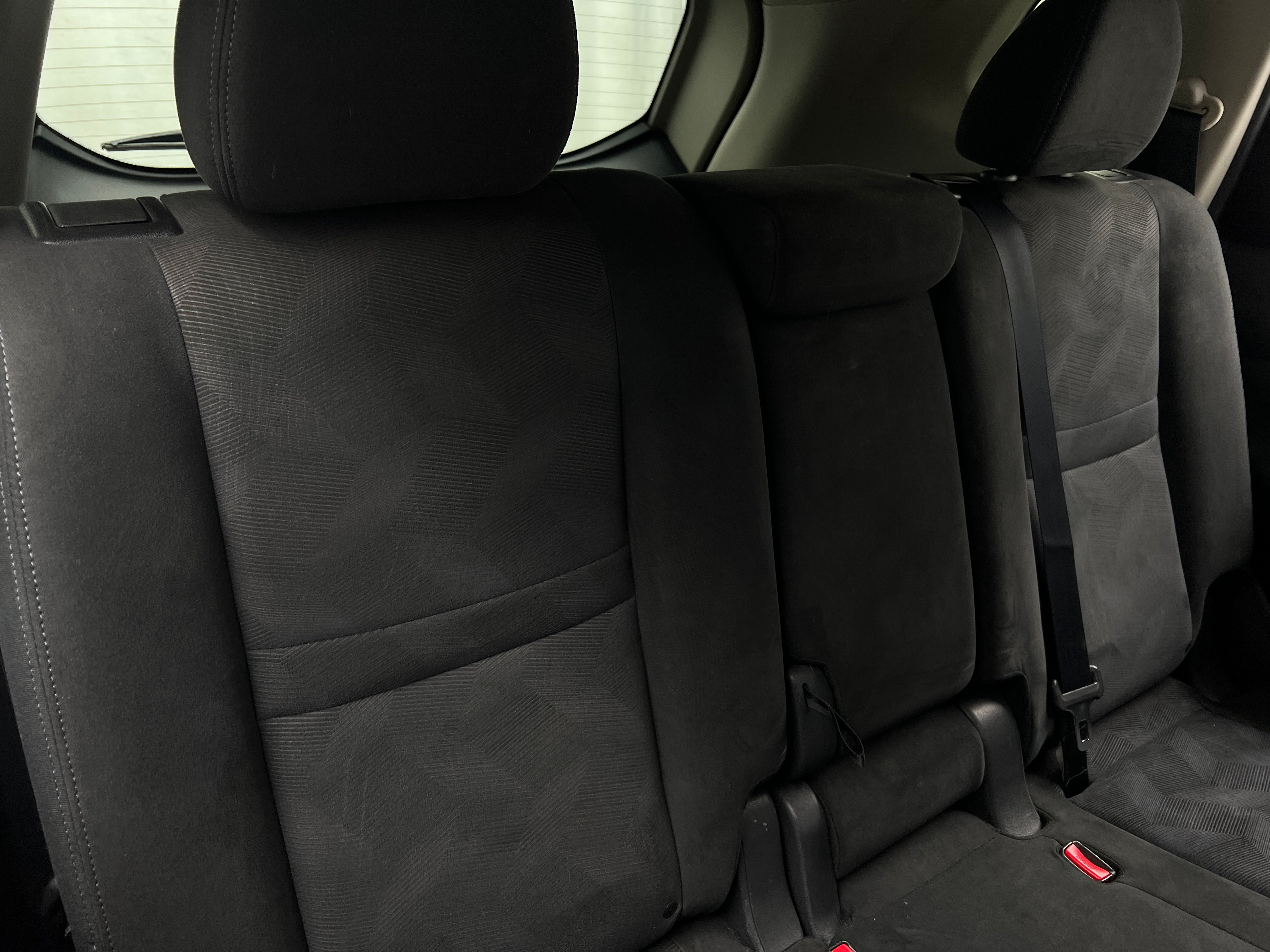 2015 Nissan Rogue SV 6