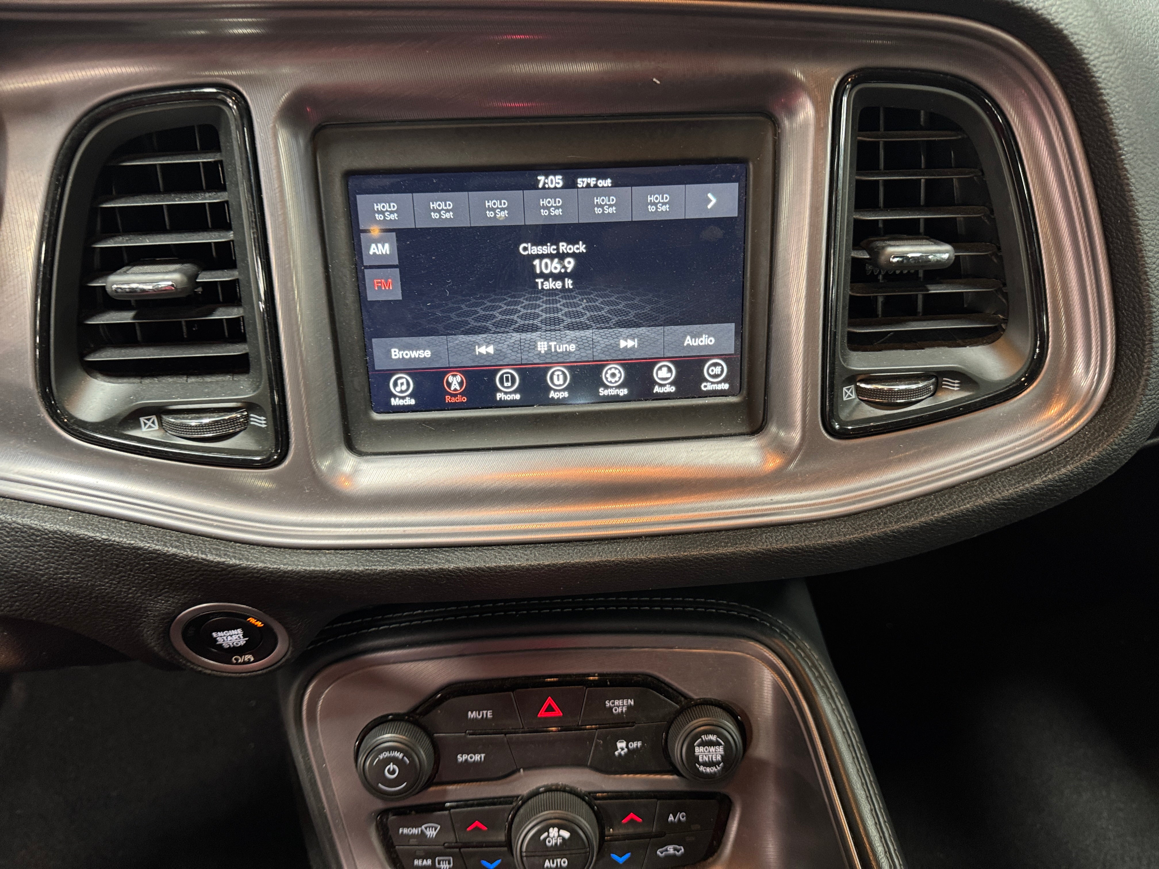 2023 Dodge Challenger SXT 3