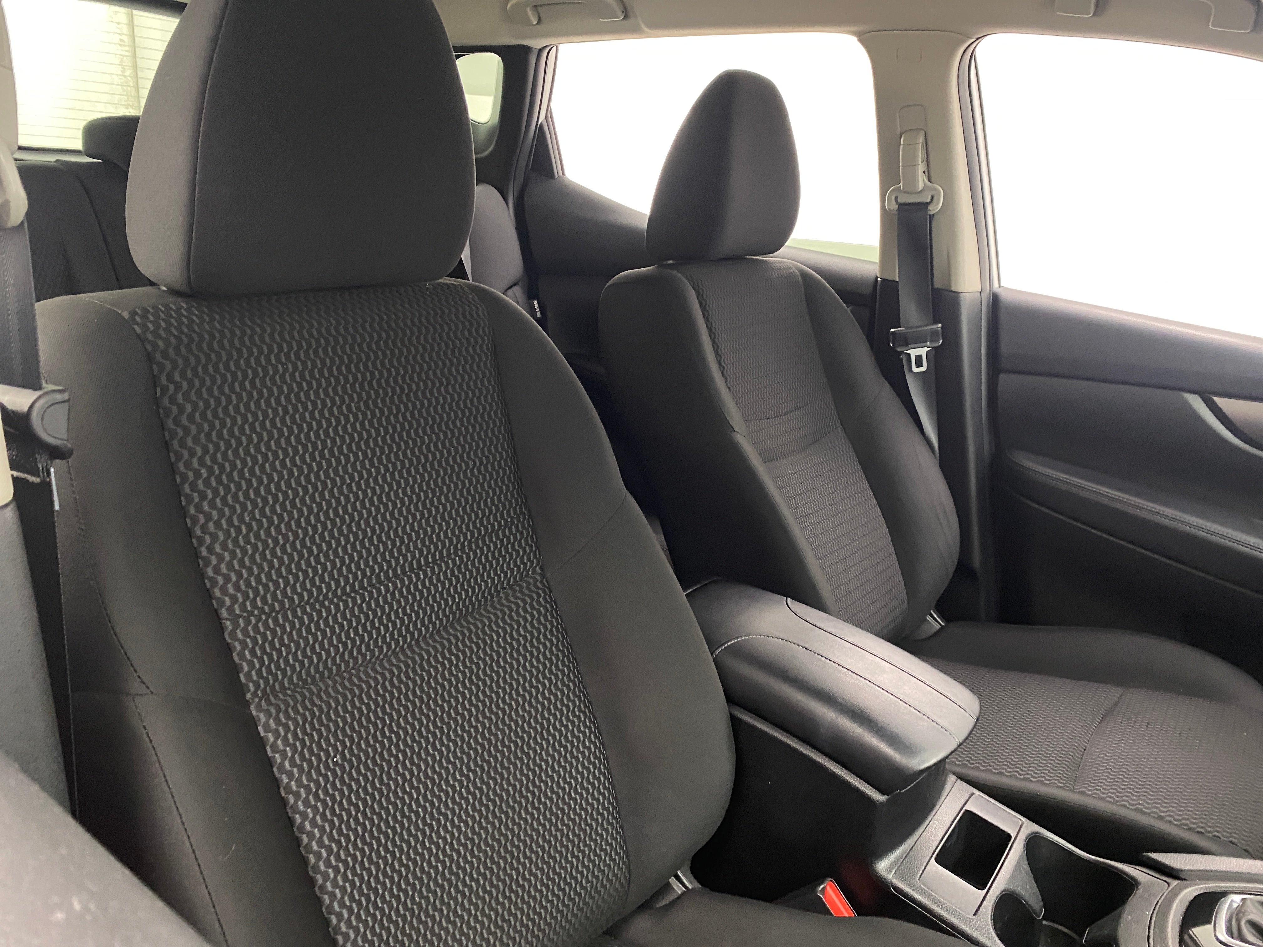 2021 Nissan Rogue Sport S 2