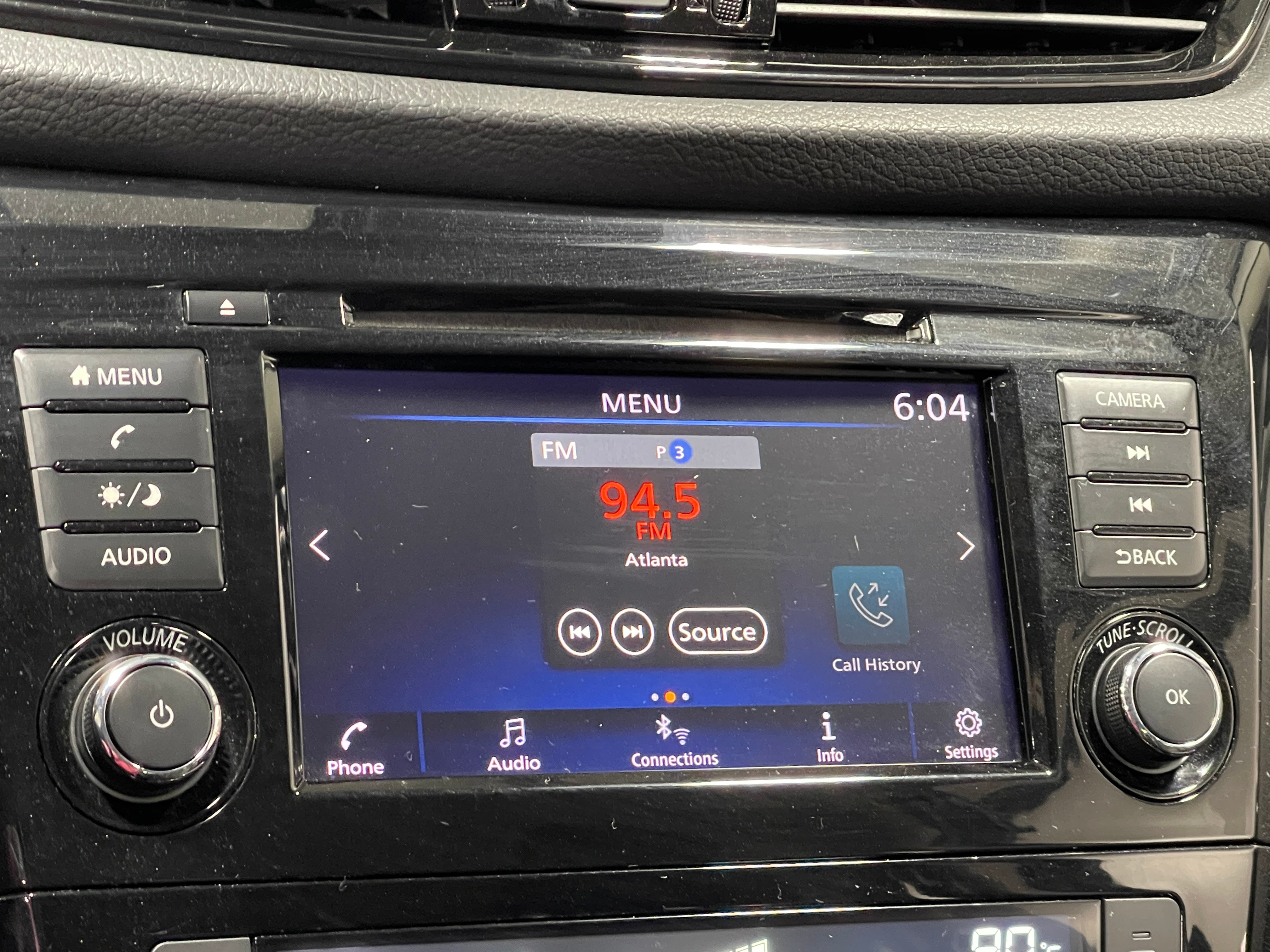 2022 Nissan Rogue Sport SV 4