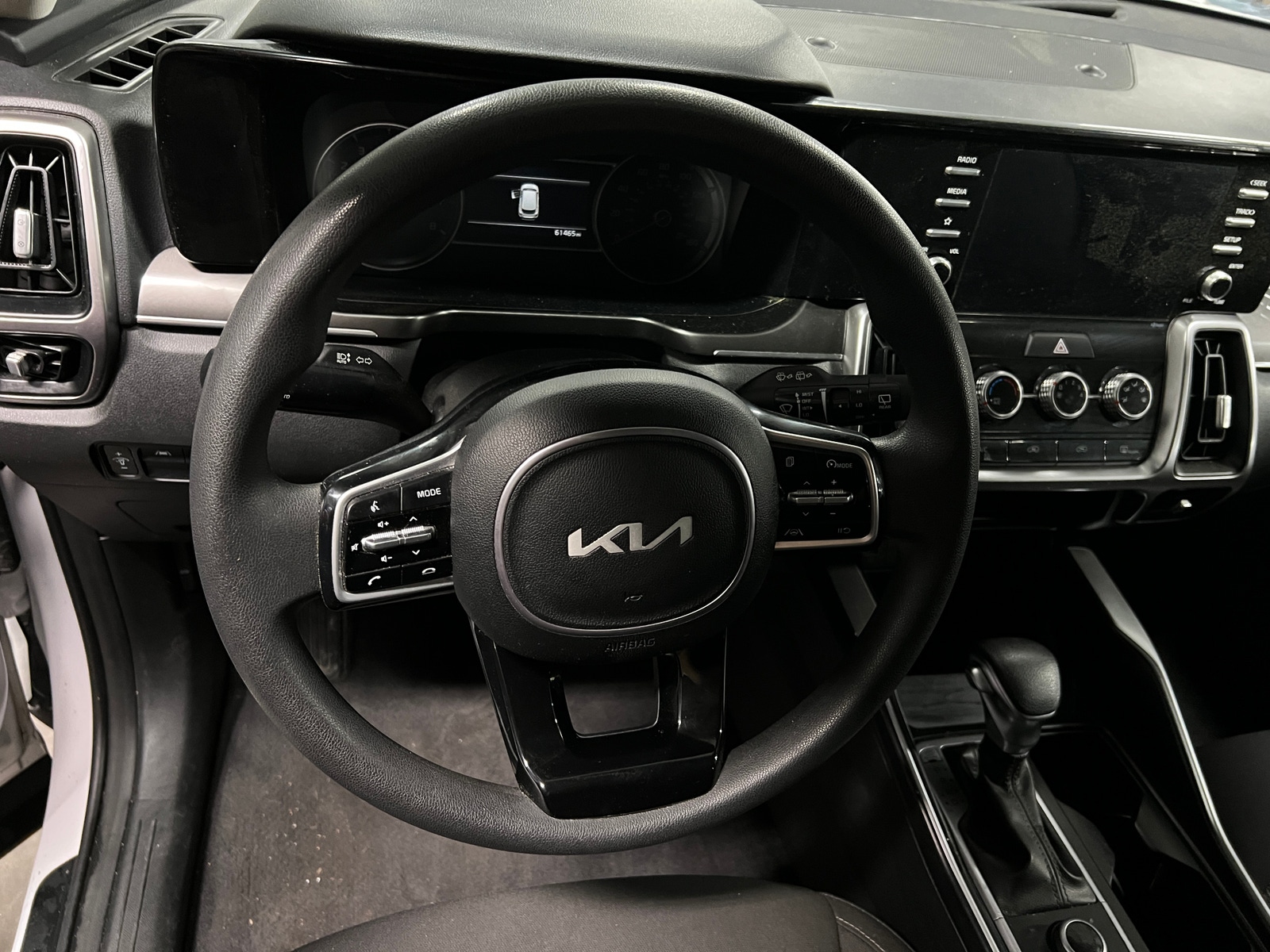 Thumbnail: 2023 Kia Sorento - 5