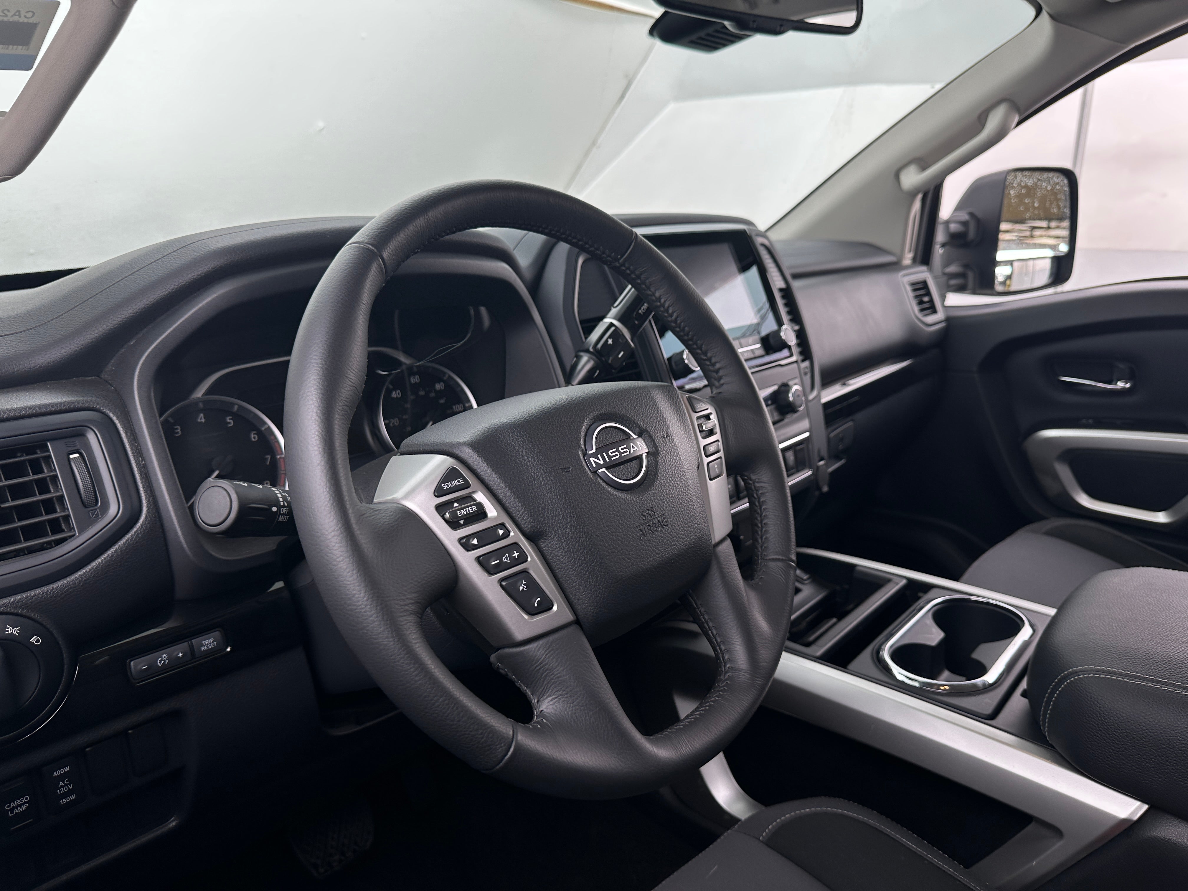 2024 Nissan Titan SV 3