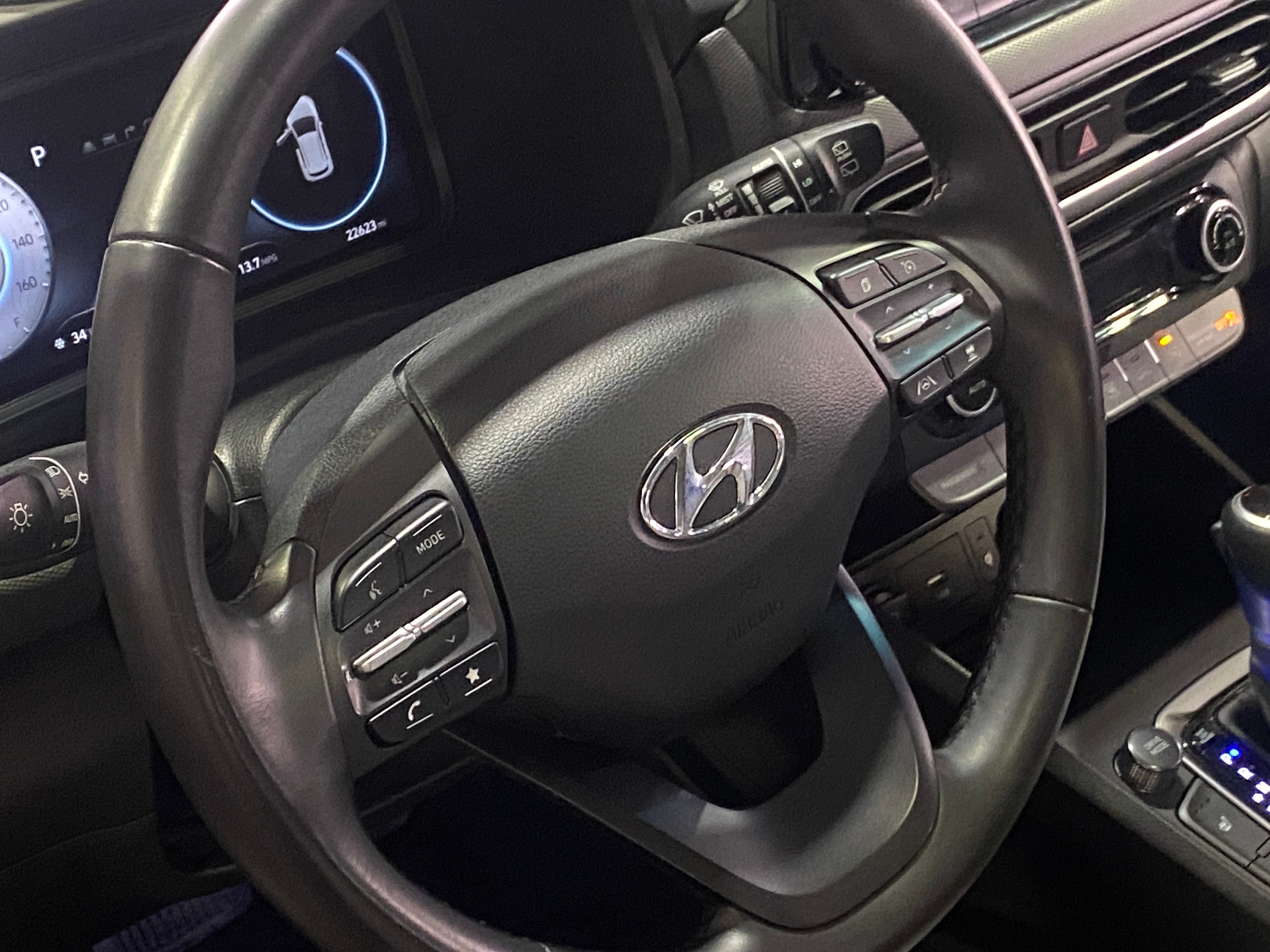 2022 Hyundai Kona Limited 4